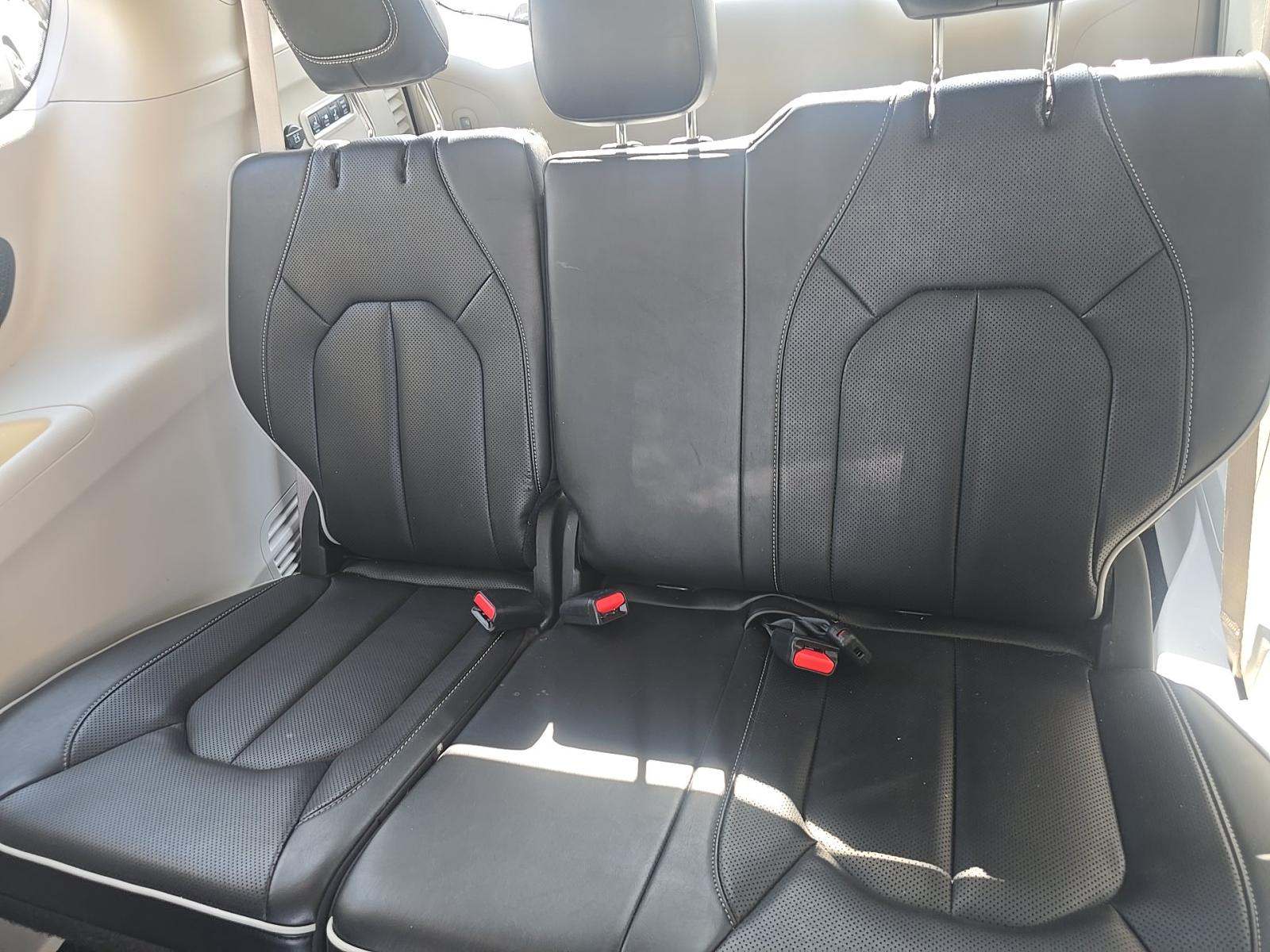 2022 Chrysler Pacifica Limited FWD