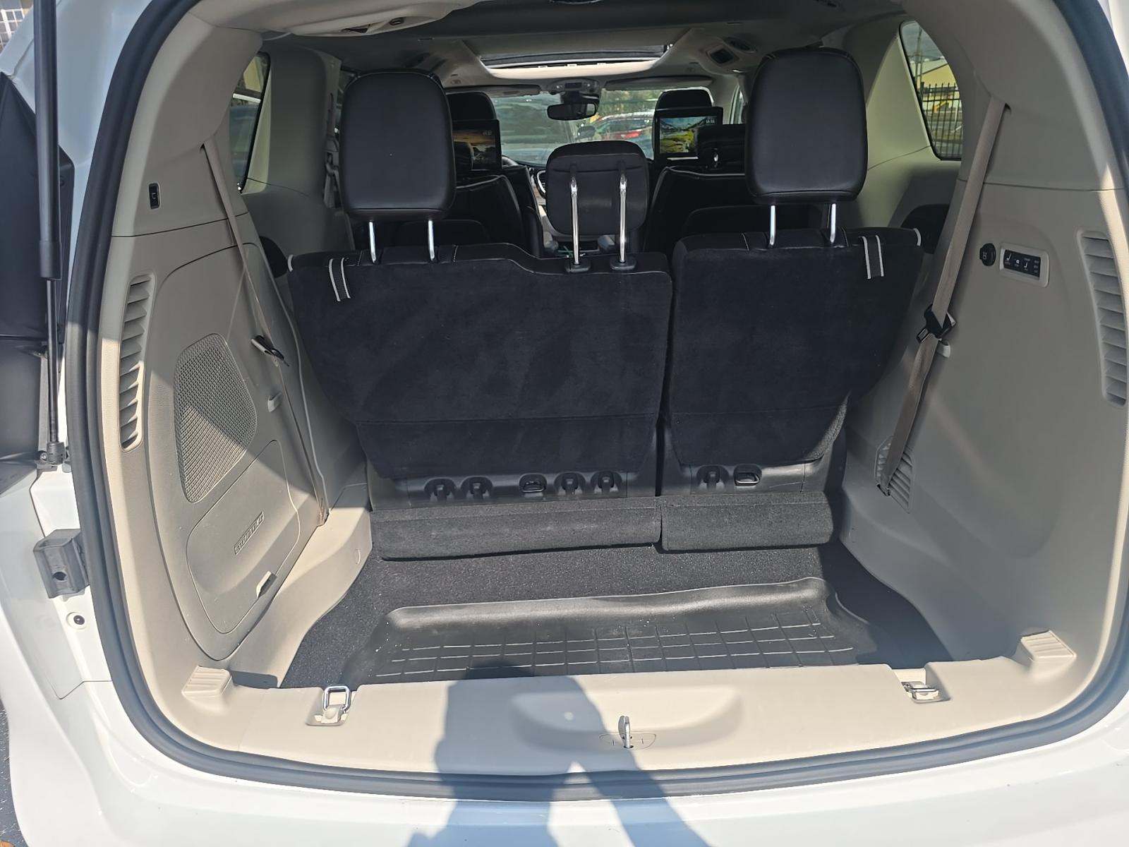 2022 Chrysler Pacifica Limited FWD