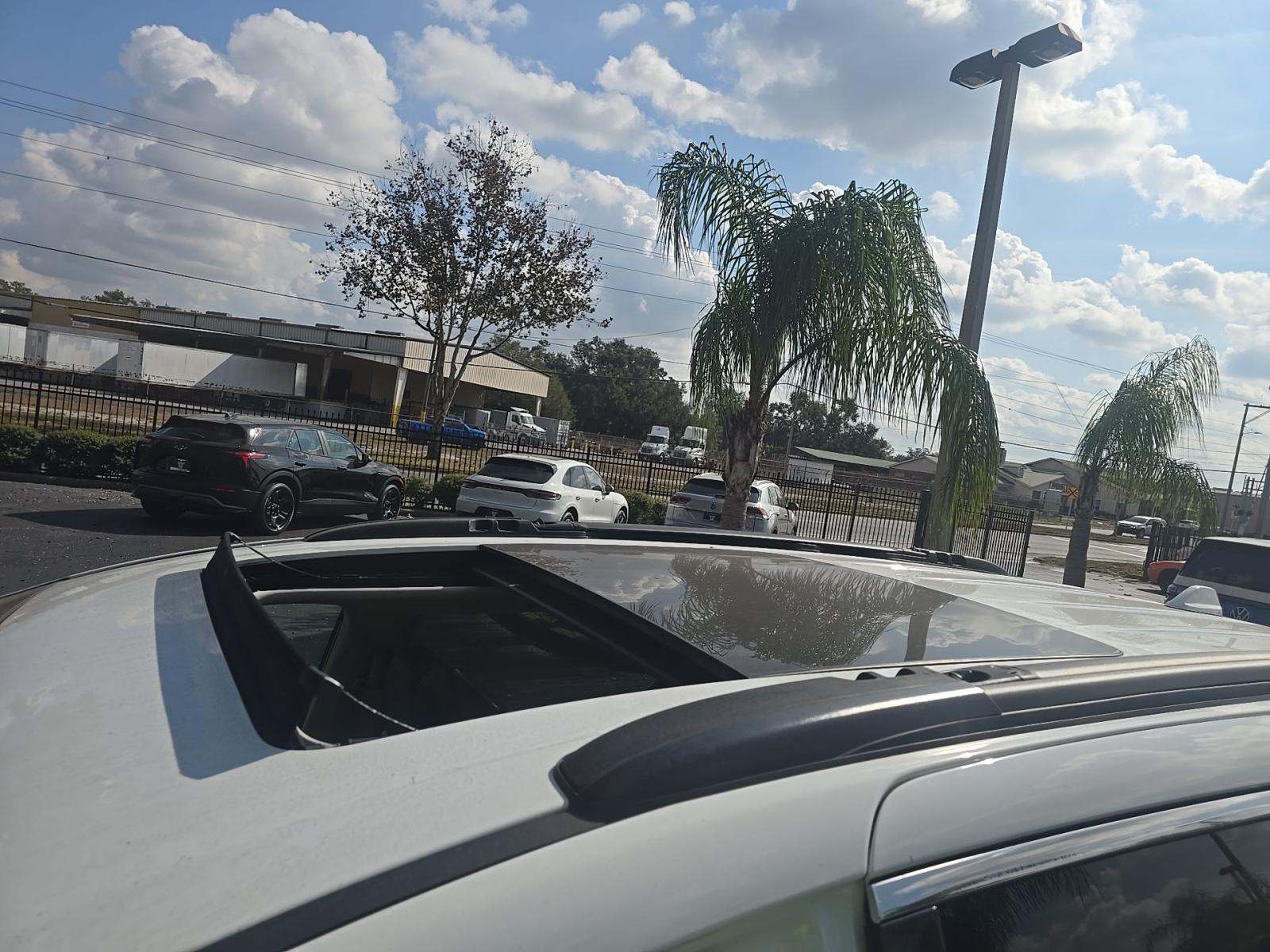 2022 Chrysler Pacifica Limited FWD