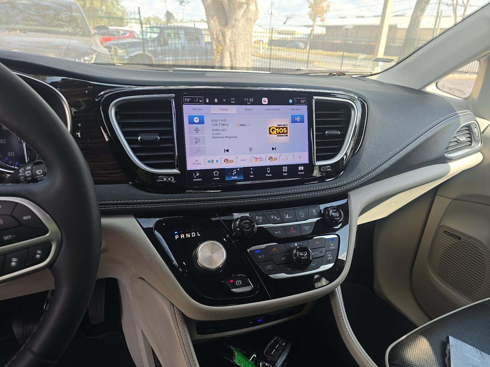 2022 Chrysler Pacifica Limited FWD