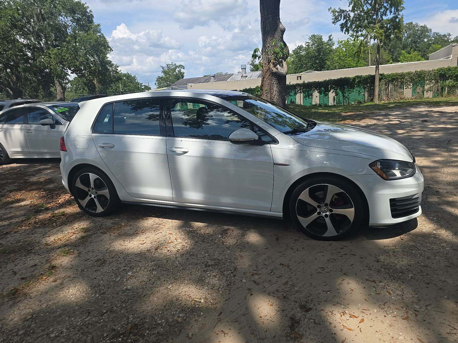 2015 Volkswagen Golf GTI 2.0T SE FWD
