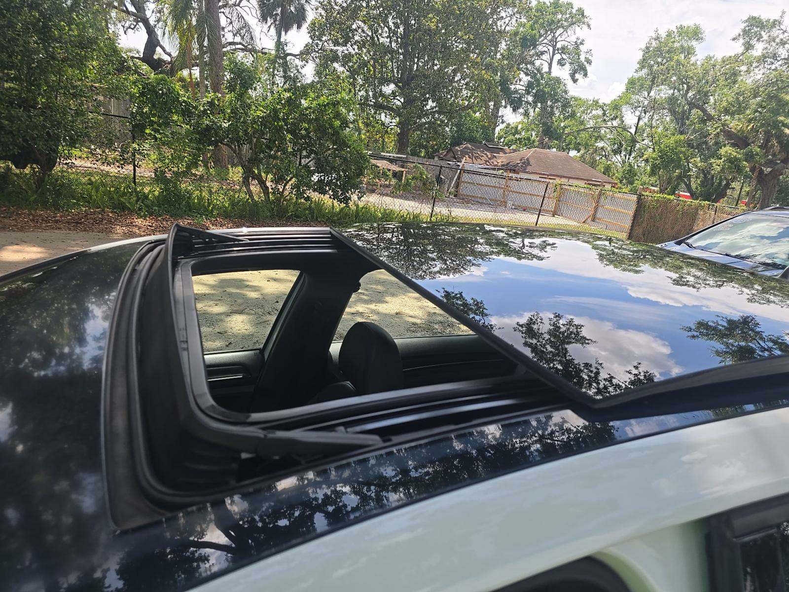 2015 Volkswagen Golf GTI 2.0T SE FWD