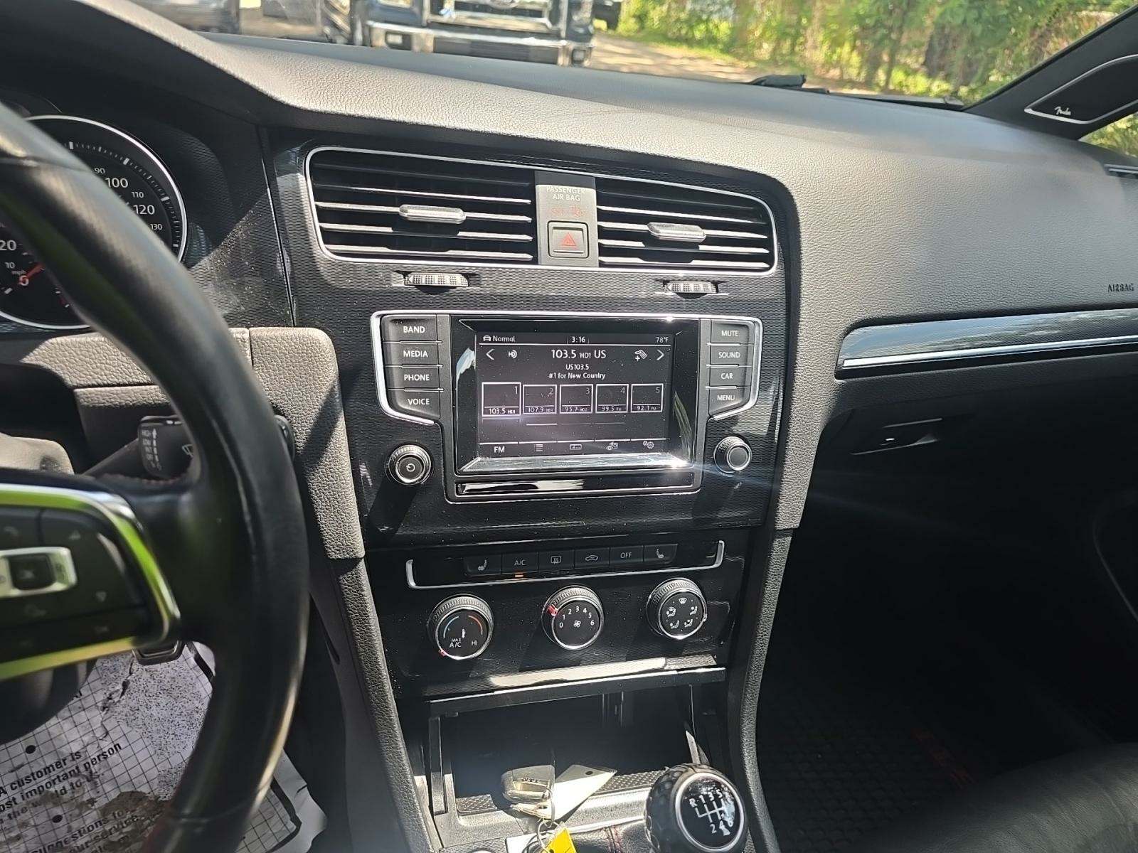 2015 Volkswagen Golf GTI 2.0T SE FWD