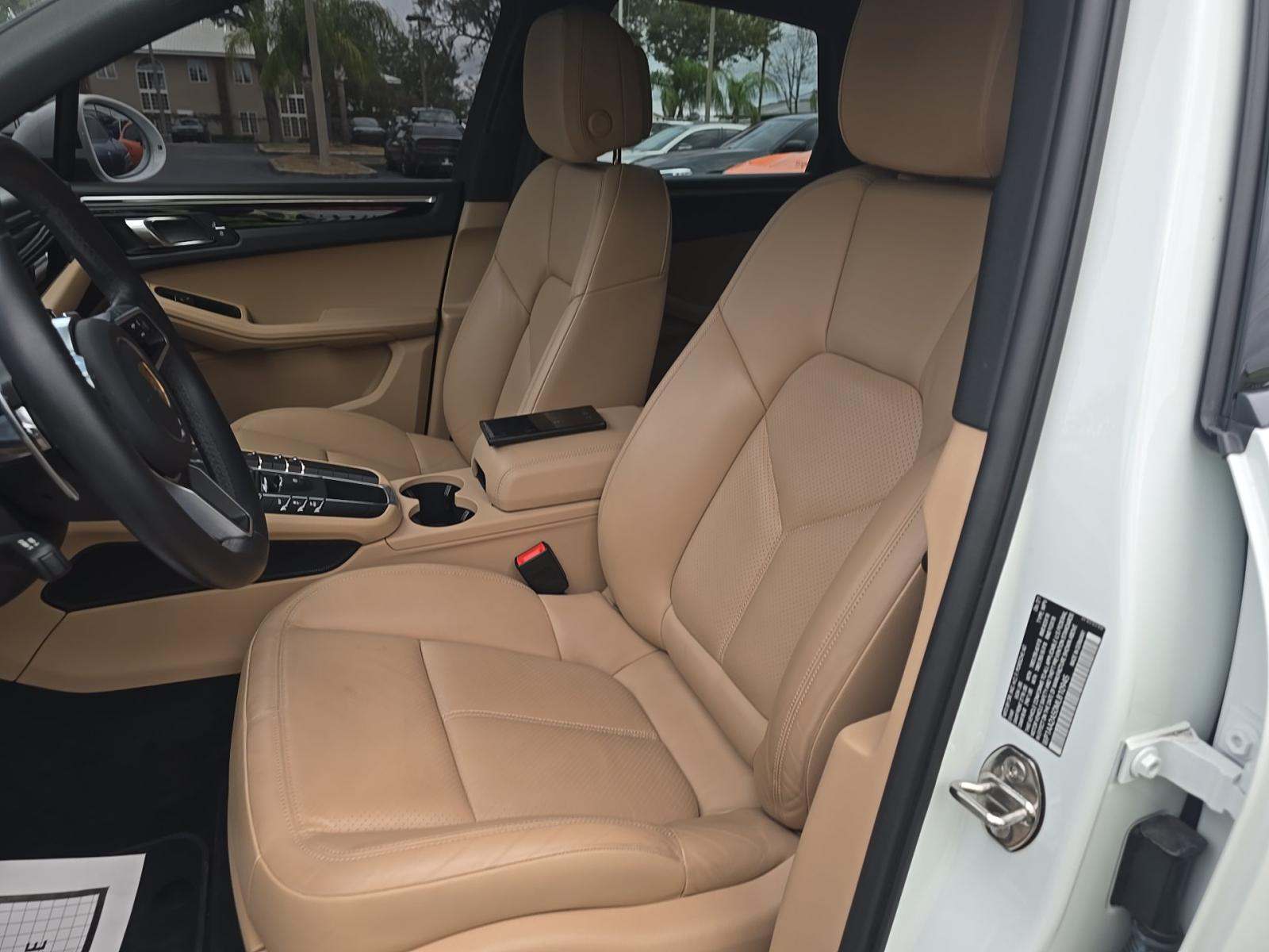 2021 Porsche Macan Base AWD