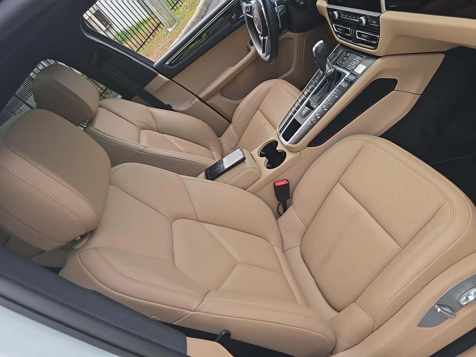 2021 Porsche Macan Base AWD