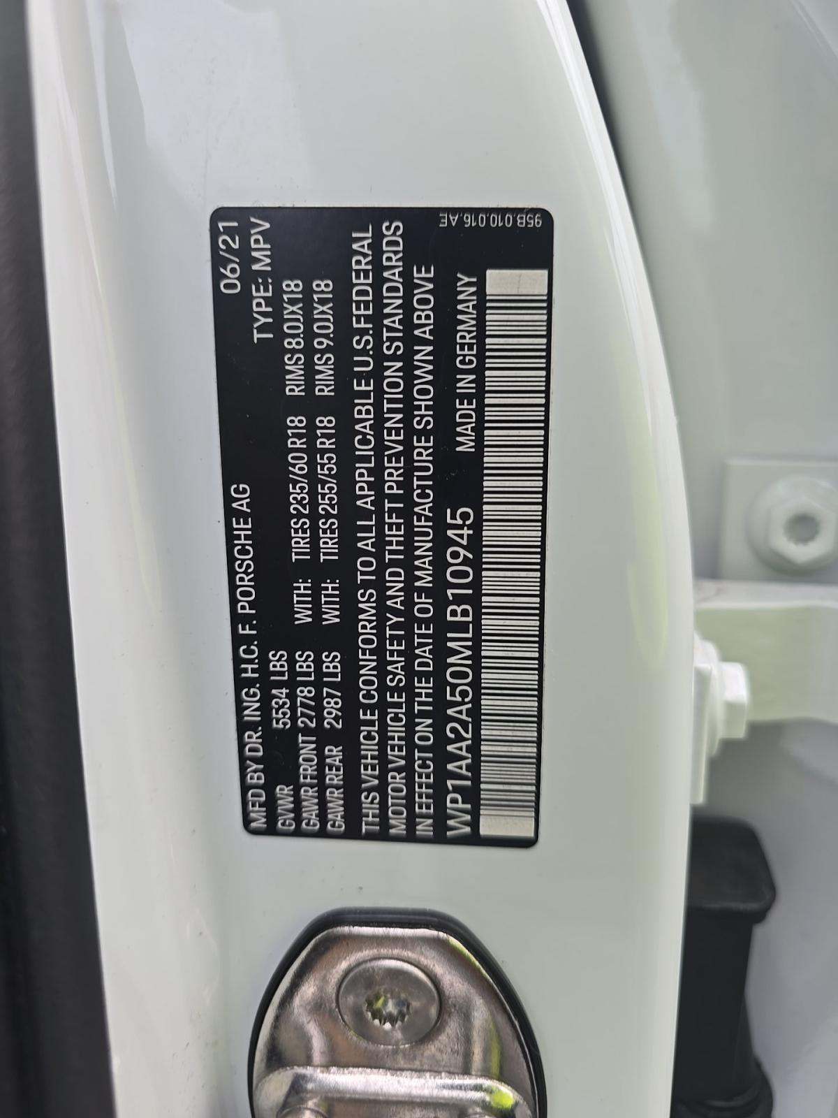 2021 Porsche Macan Base AWD