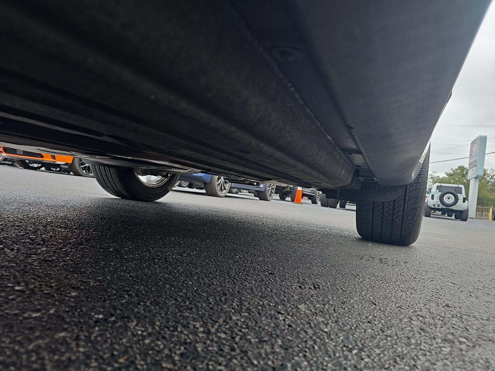 2021 Porsche Macan Base AWD