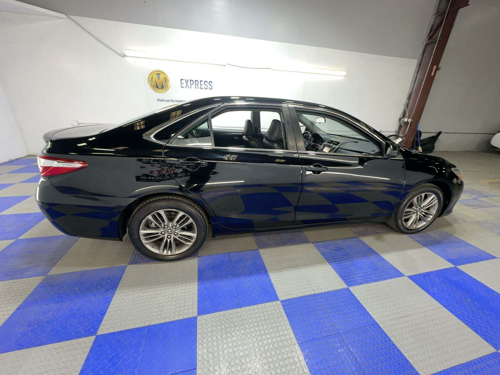 2017 Toyota Camry SE FWD