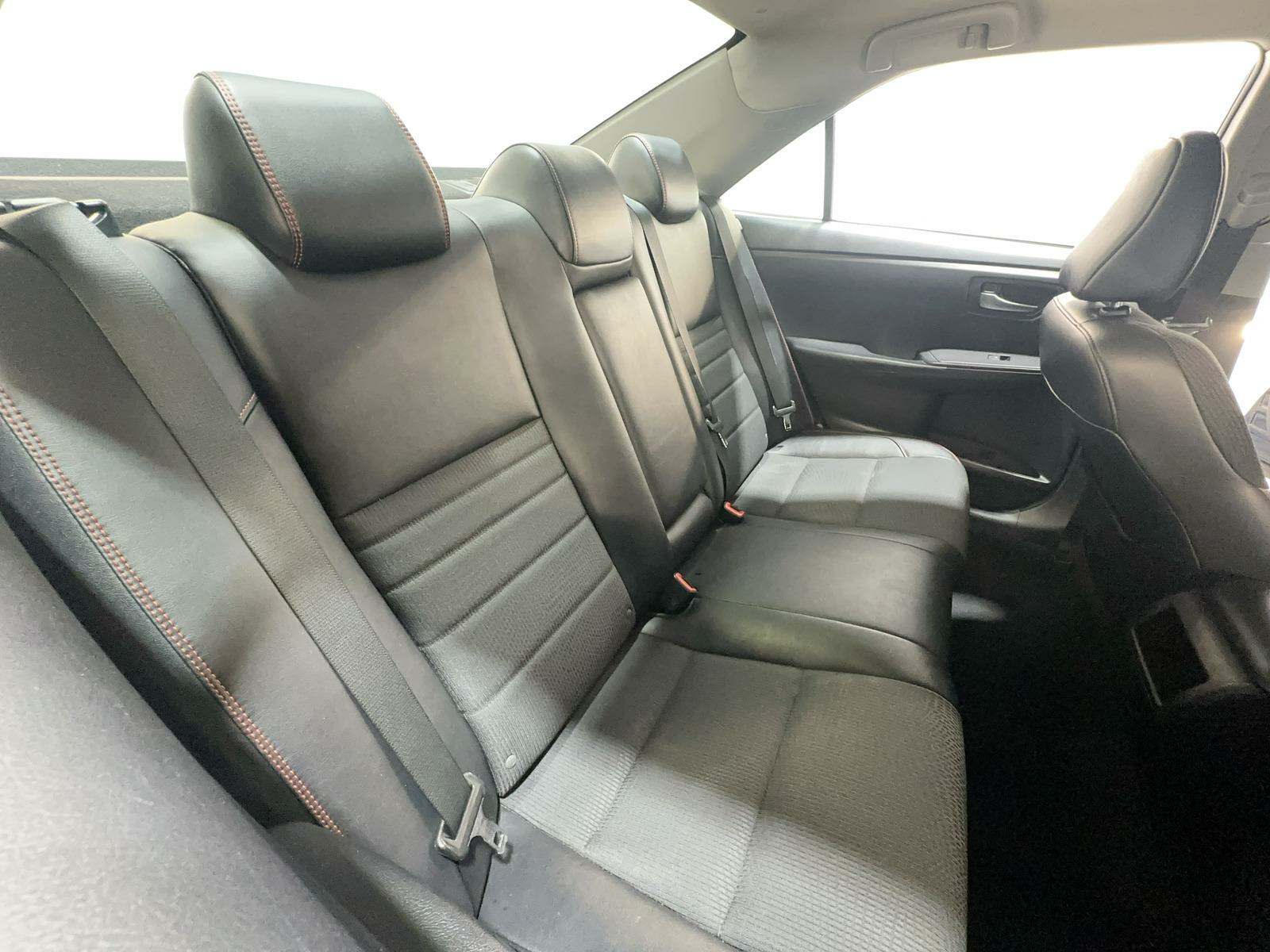 2017 Toyota Camry SE FWD