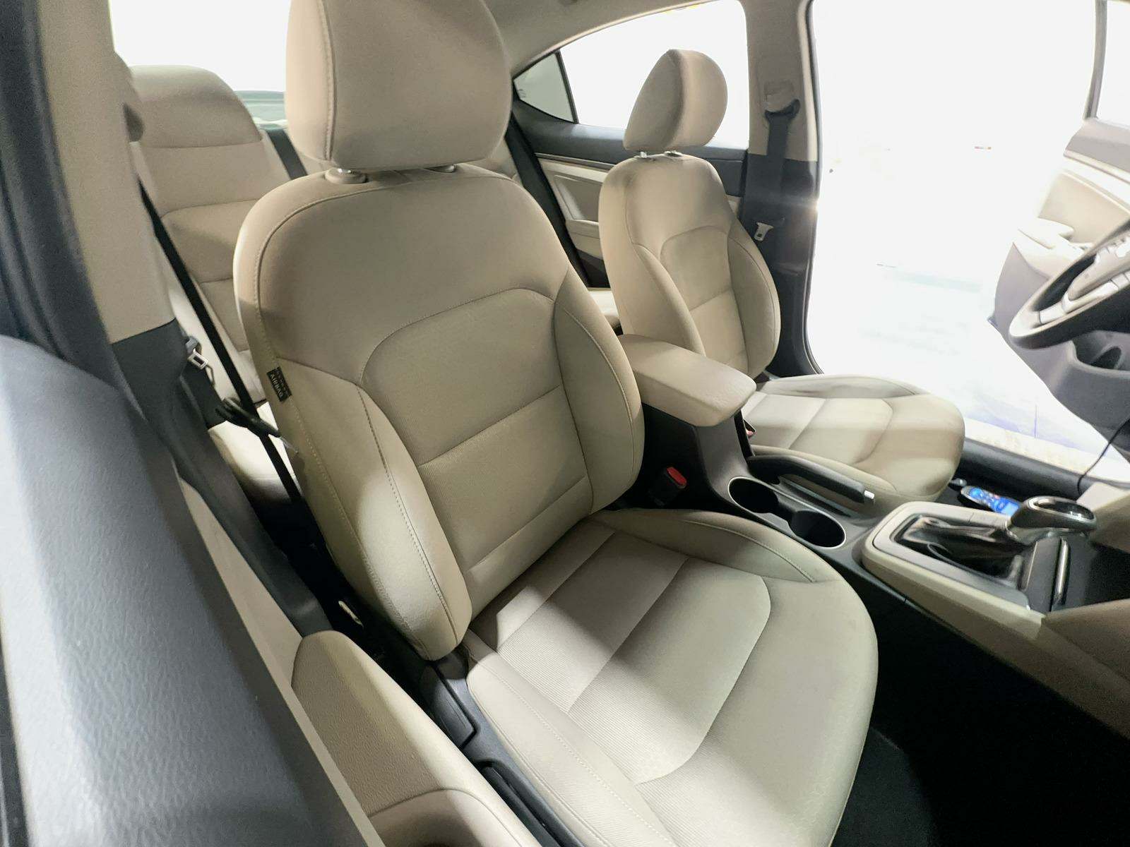 2017 Hyundai Elantra SE FWD