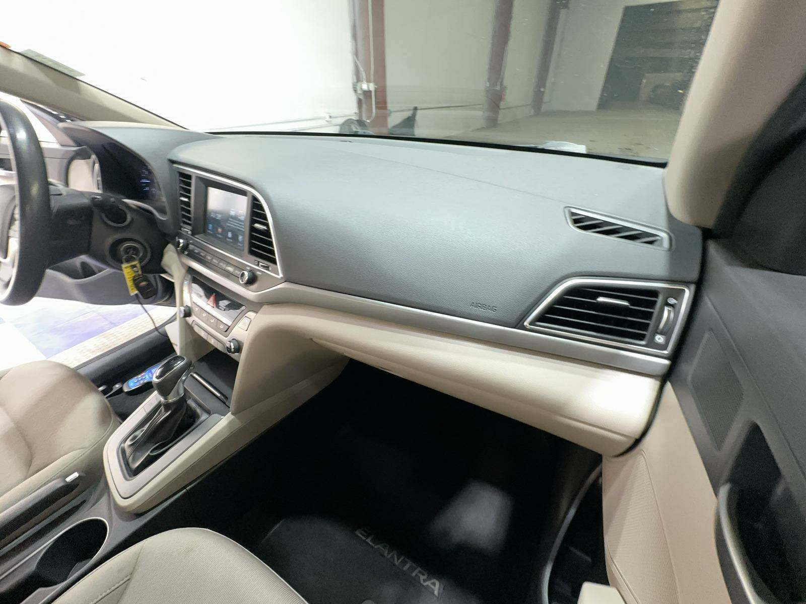 2017 Hyundai Elantra SE FWD