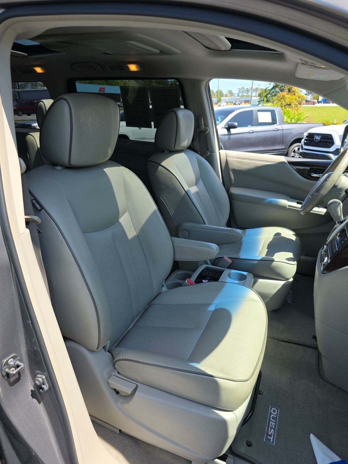 2015 Nissan Quest SL FWD
