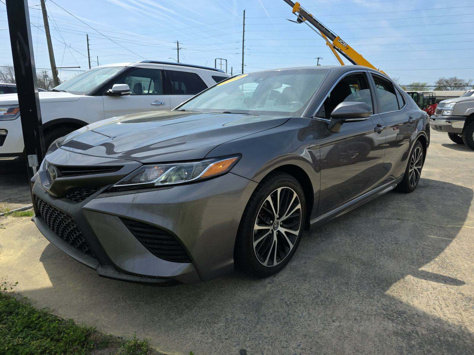 2018 Toyota Camry SE FWD