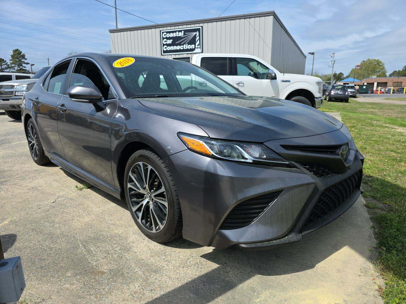 2018 Toyota Camry SE FWD
