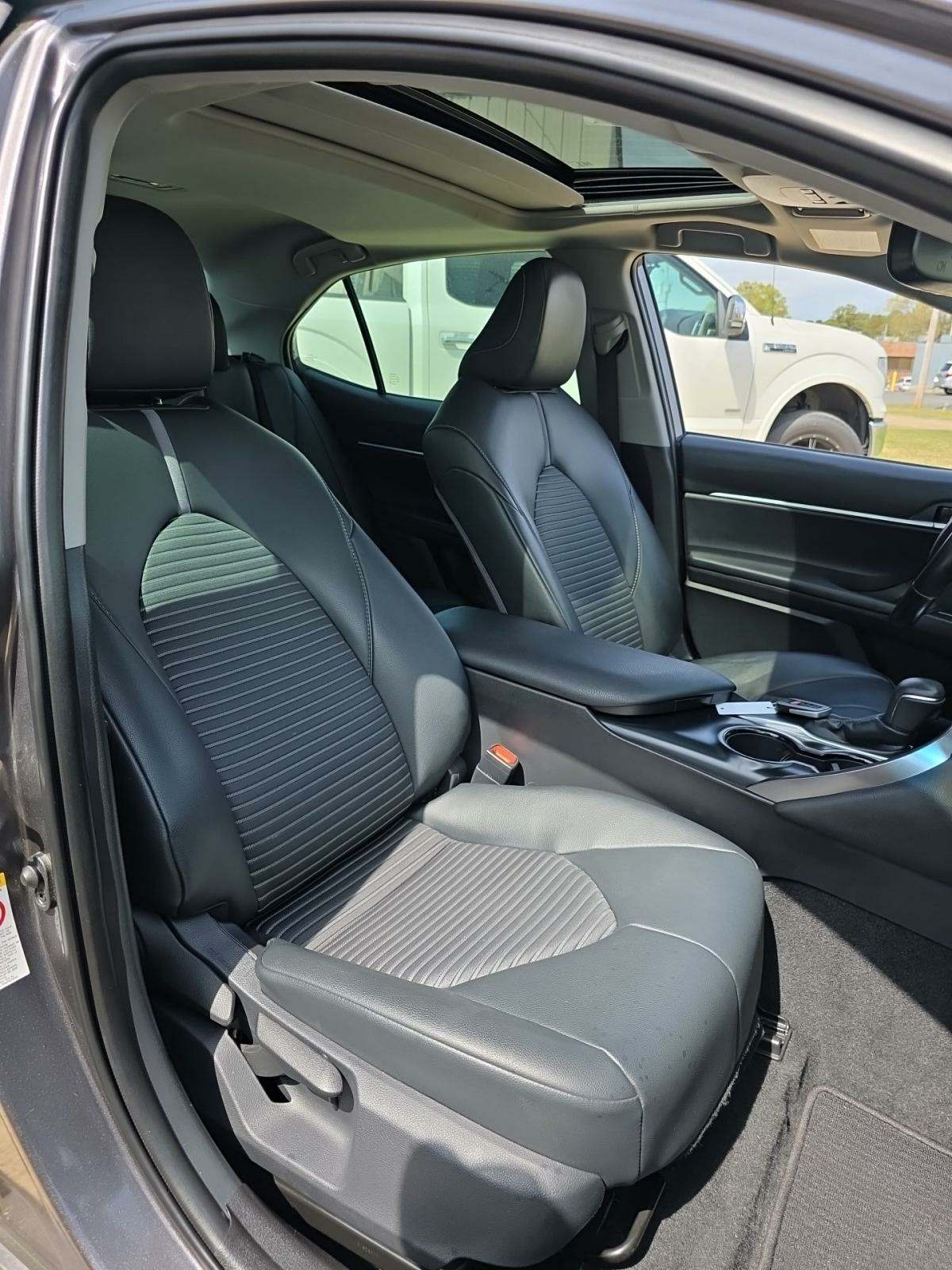 2018 Toyota Camry SE FWD