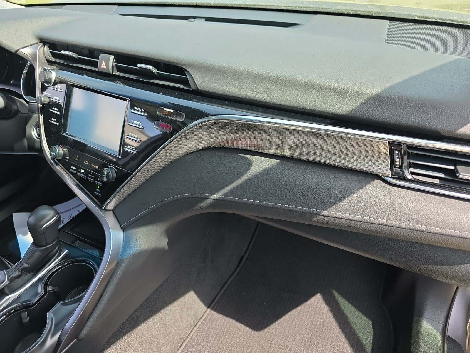 2018 Toyota Camry SE FWD