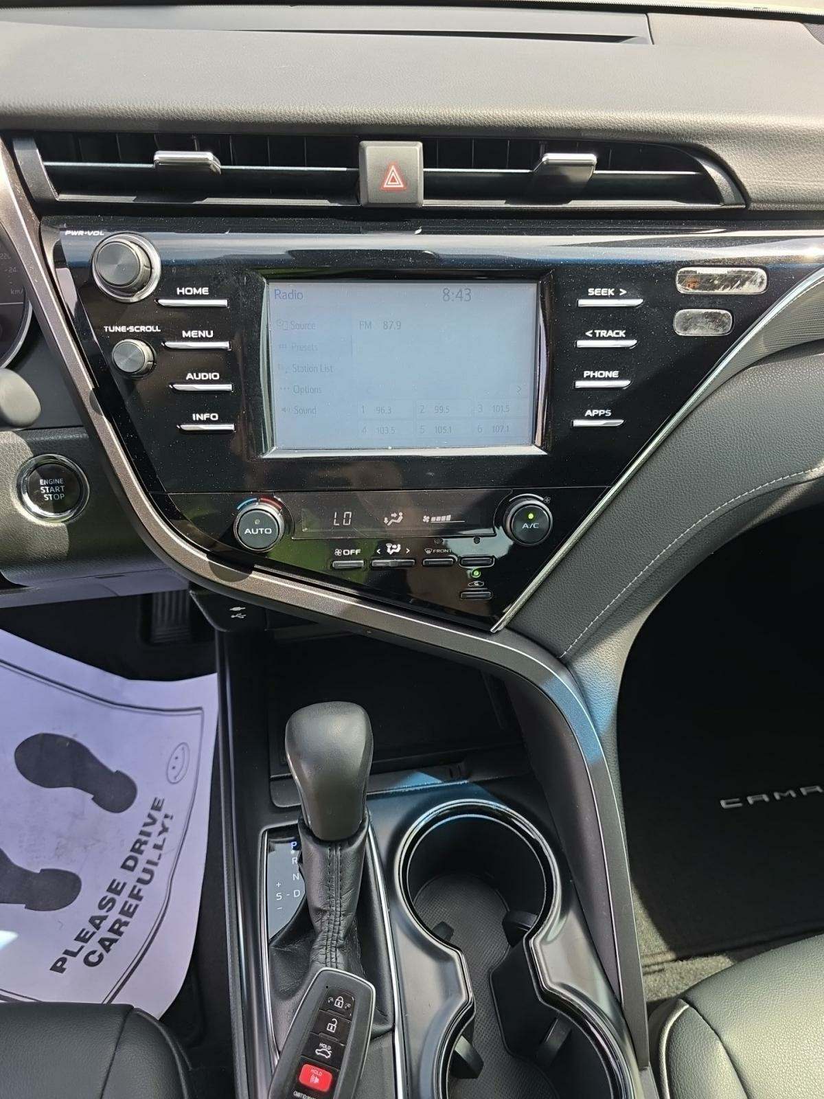 2018 Toyota Camry SE FWD