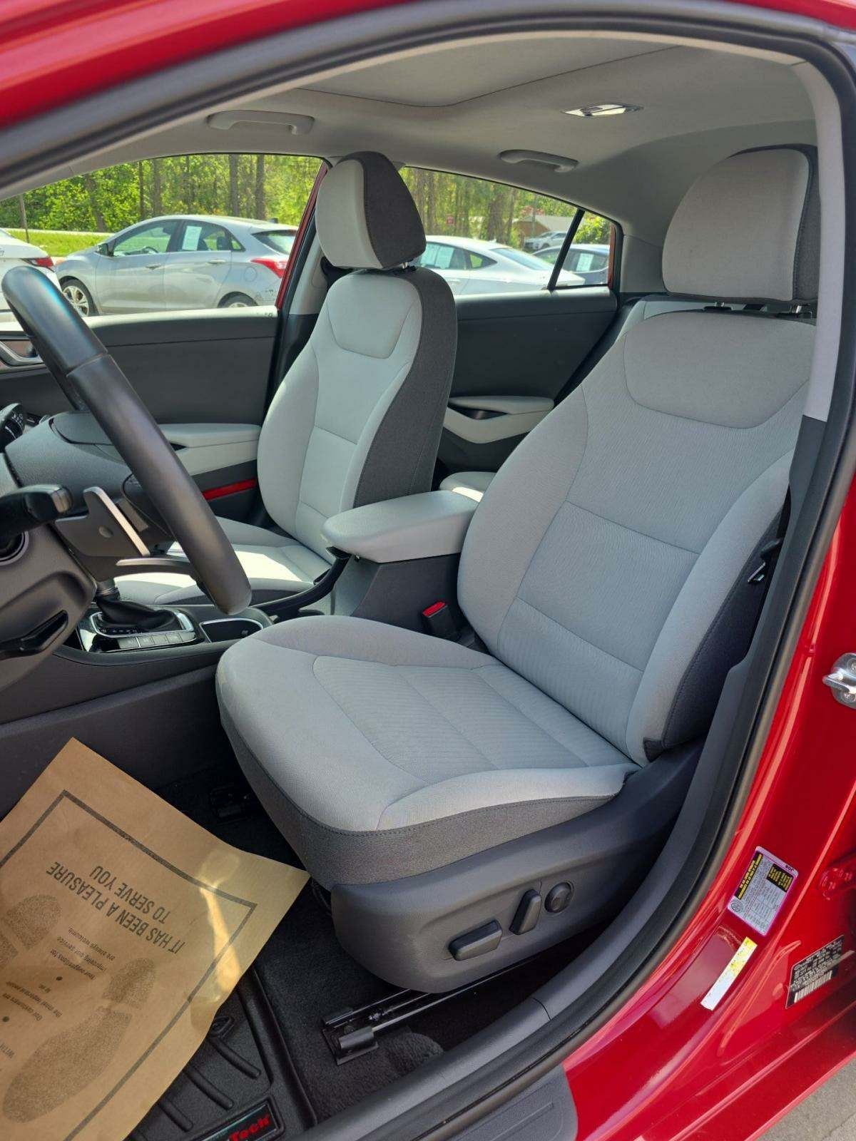 2022 Hyundai Ioniq Hybrid SEL FWD