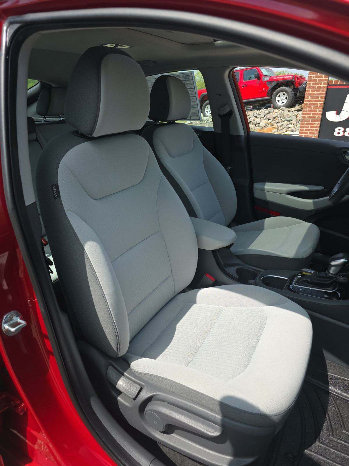 2022 Hyundai Ioniq Hybrid SEL FWD