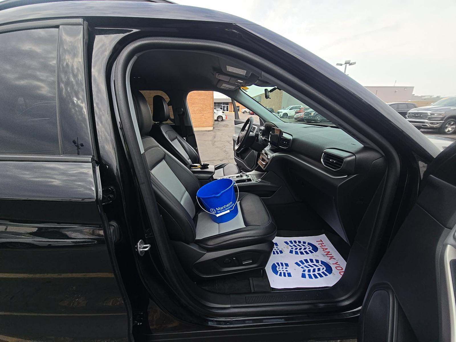 2023 Ford Explorer XLT AWD