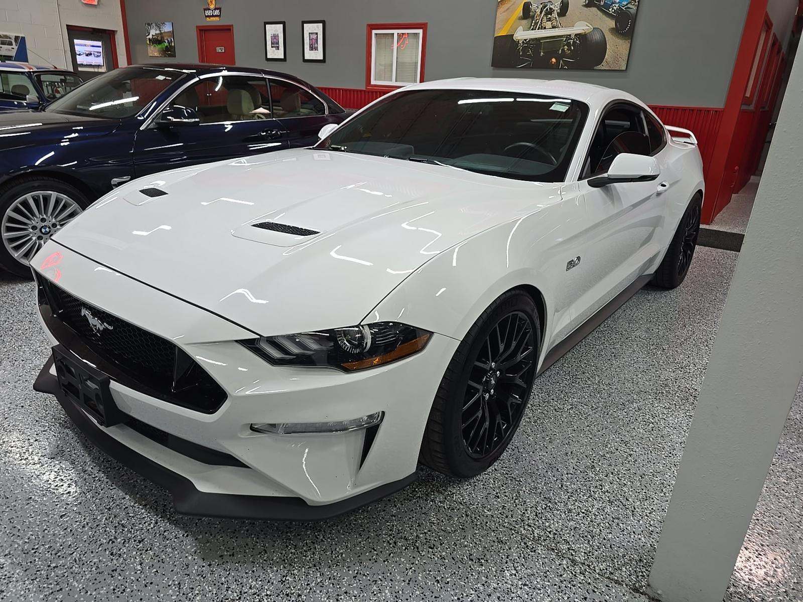 FORD MUSTANG - 1