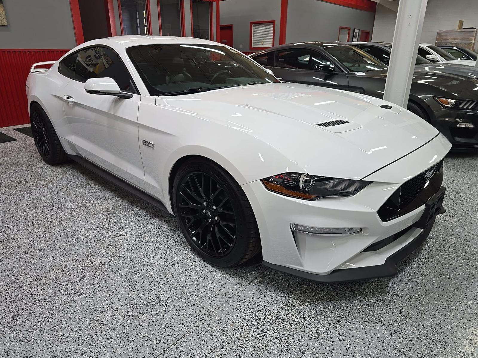 FORD MUSTANG - 4
