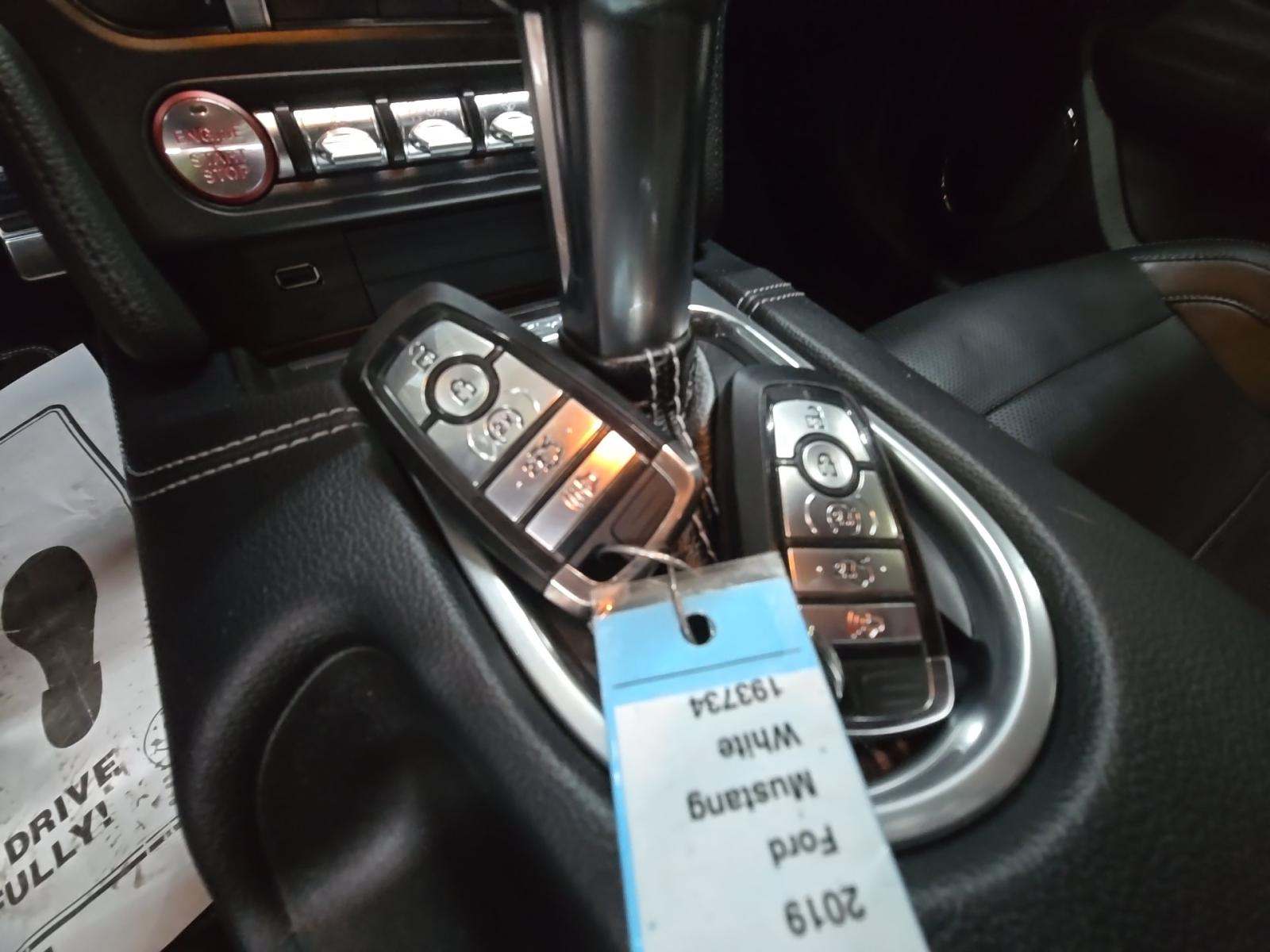 FORD MUSTANG - 8