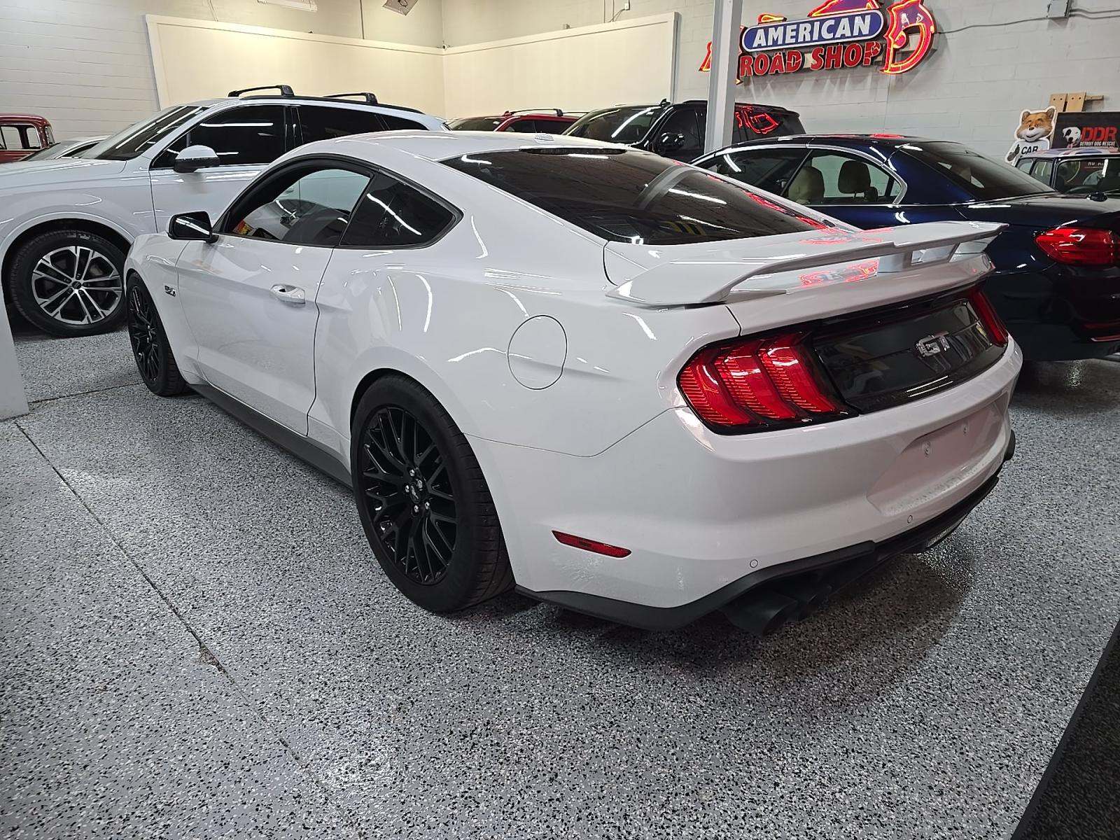 FORD MUSTANG - 2