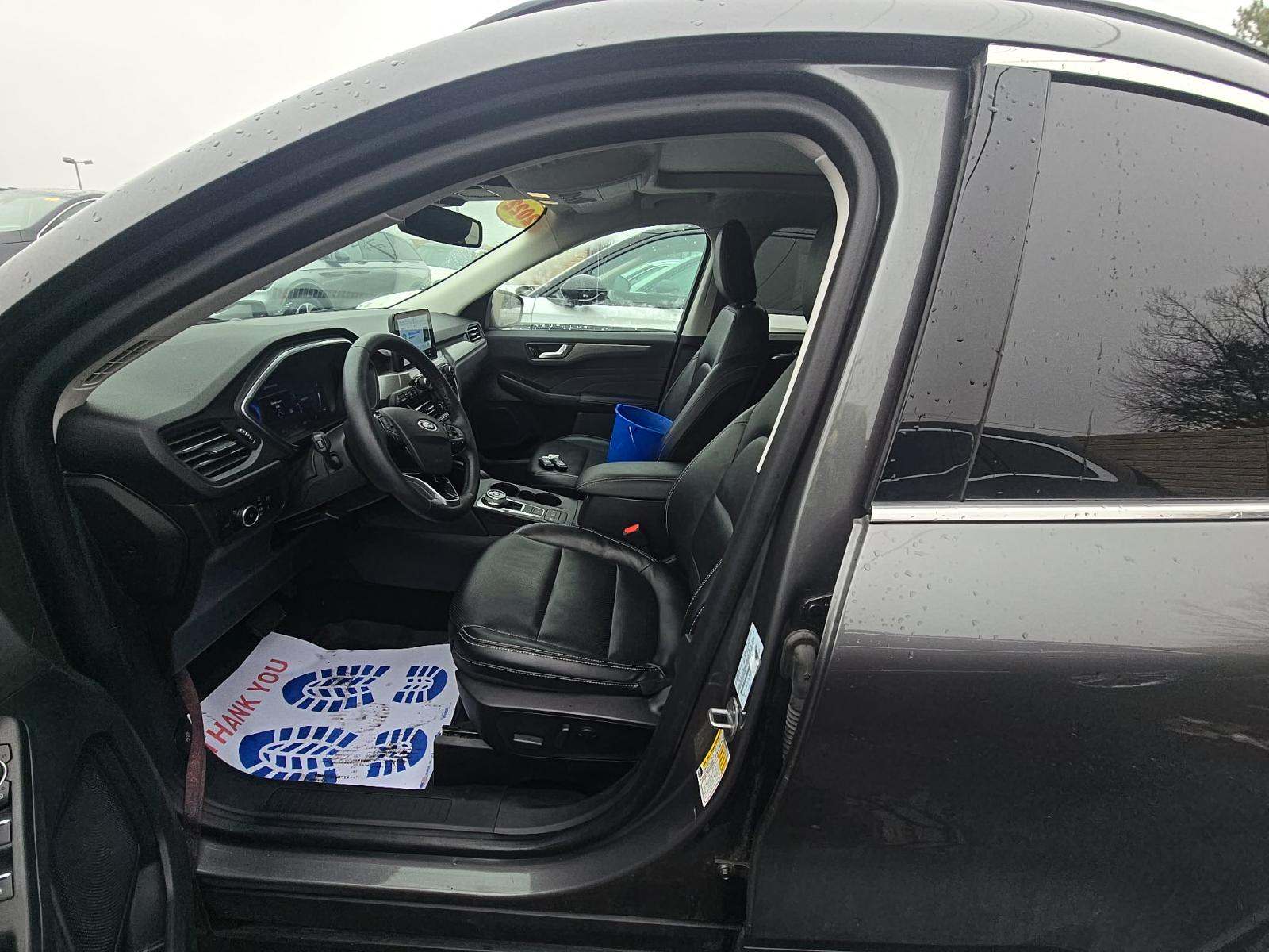 2022 Ford Escape Titanium AWD