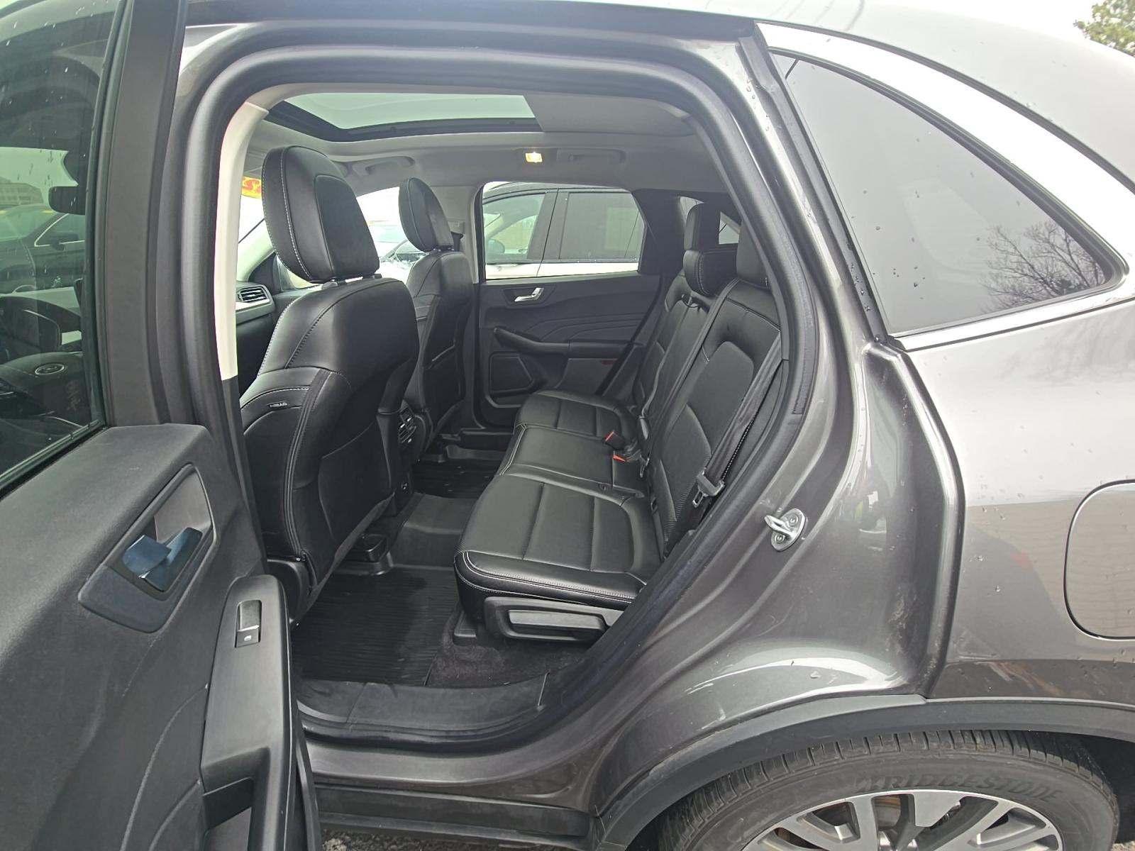 2022 Ford Escape Titanium AWD