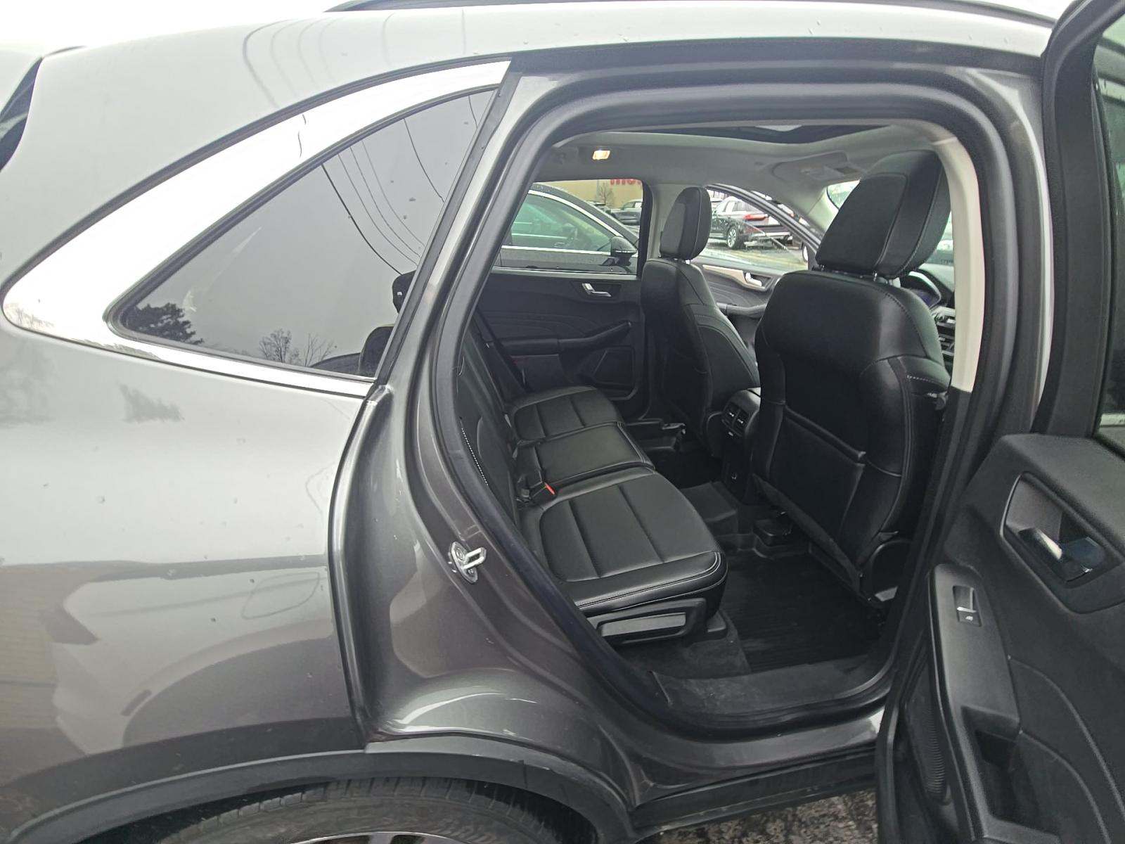 2022 Ford Escape Titanium AWD