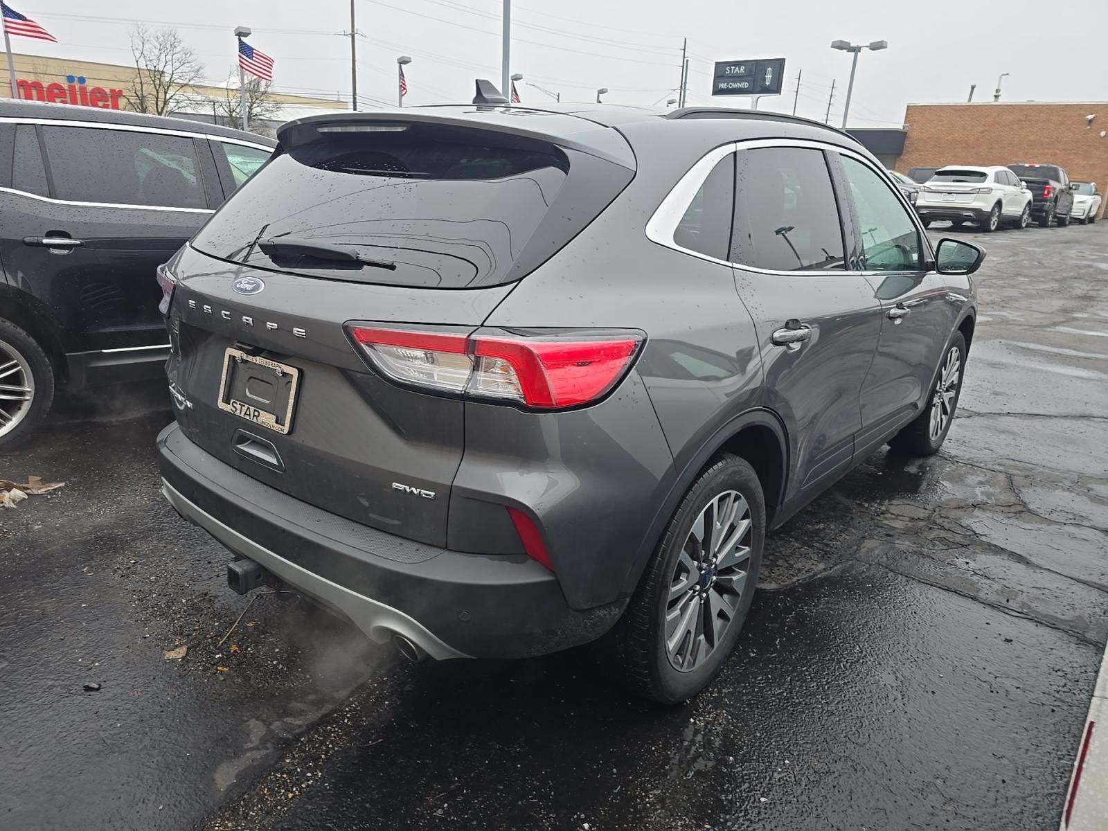 2022 Ford Escape Titanium AWD