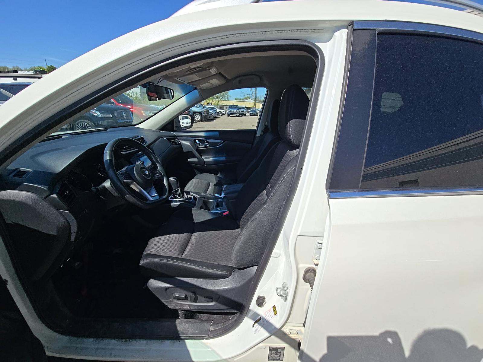 NISSAN ROGUE - 2