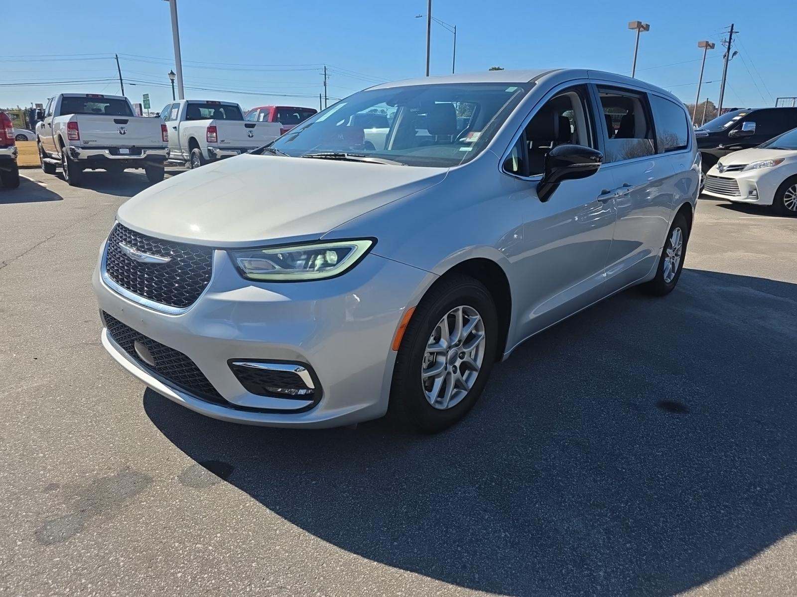 2024 Chrysler Pacifica Touring L FWD