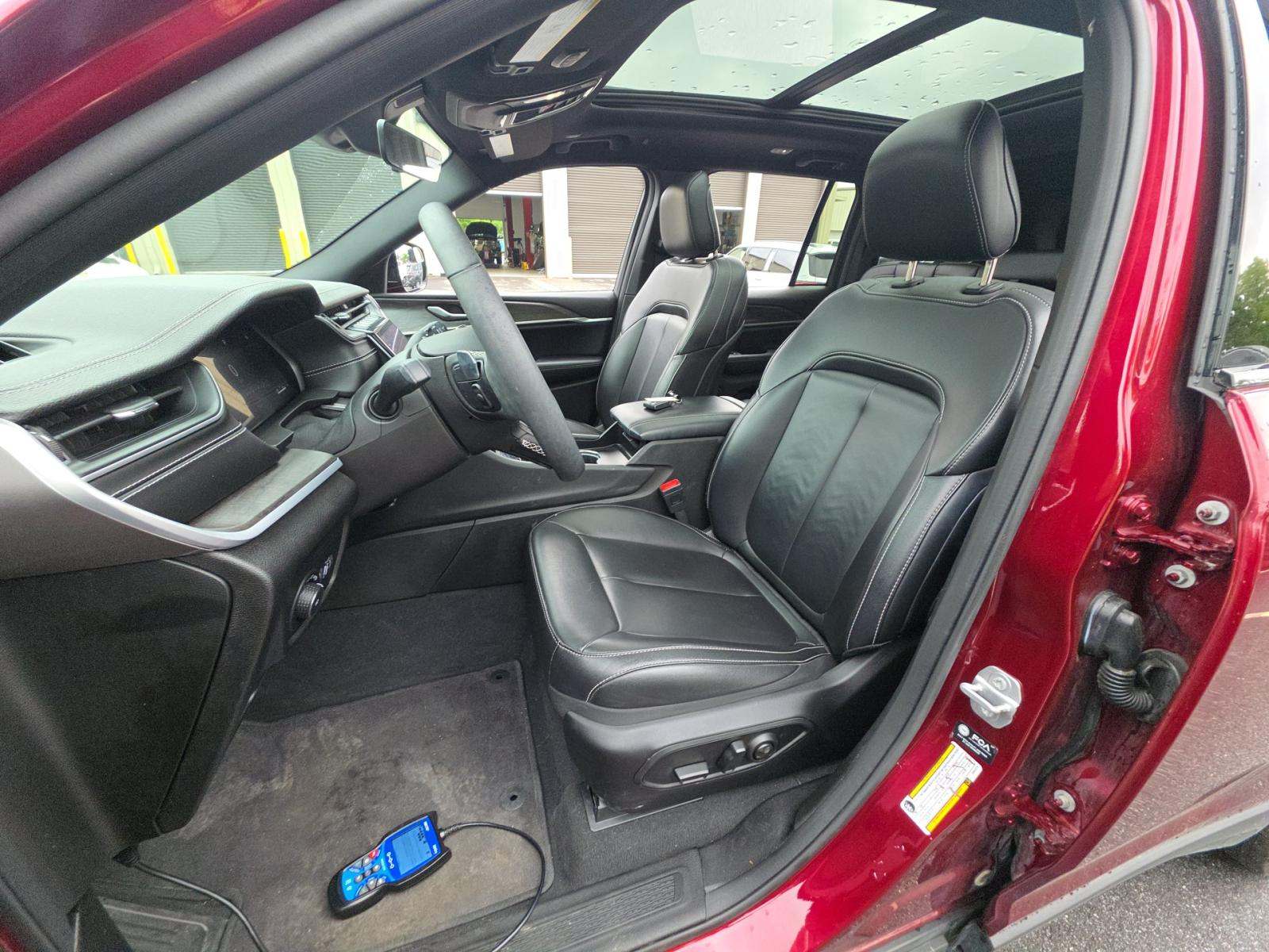 2025 Jeep Grand Cherokee Limited AWD