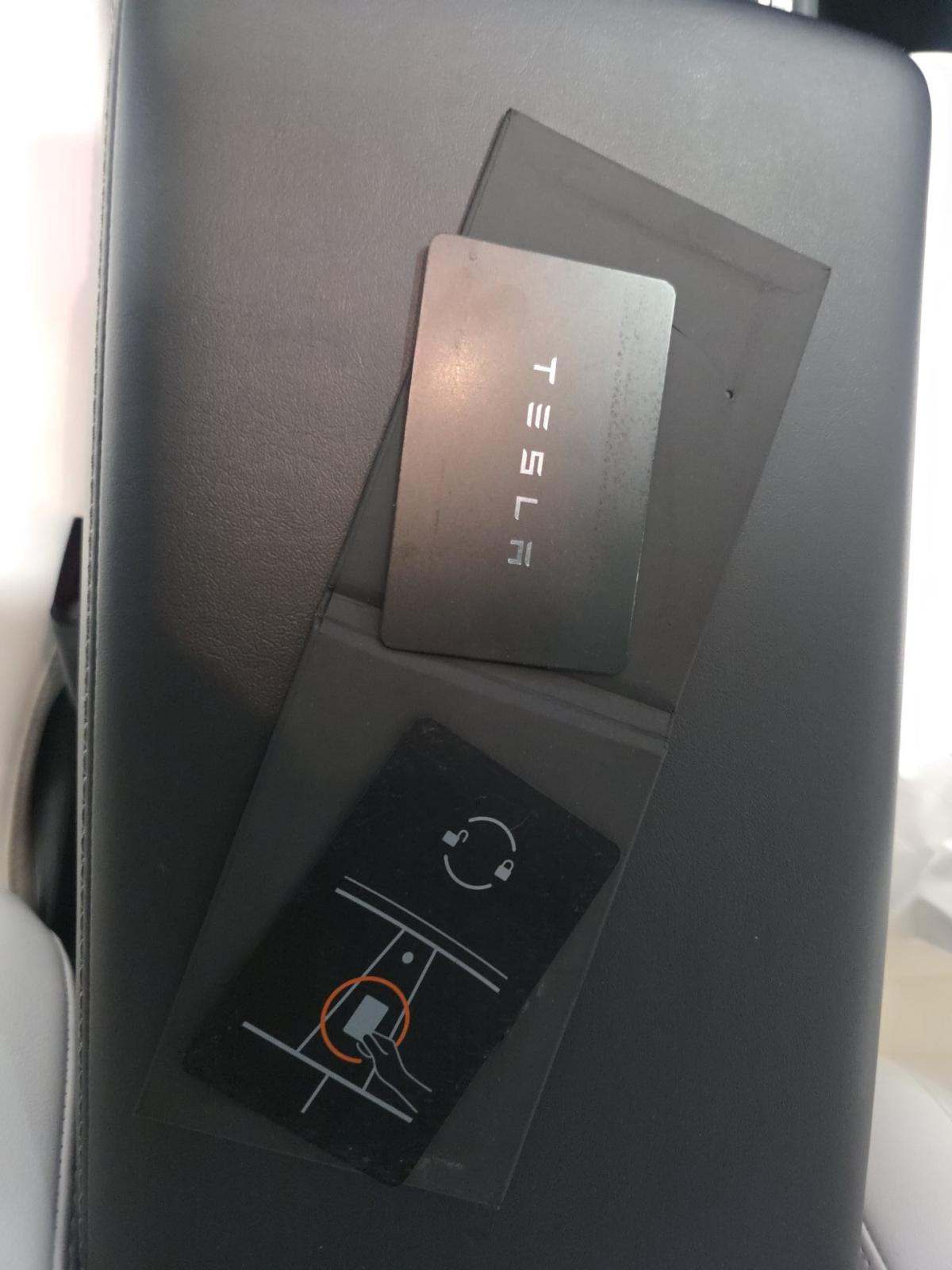 TESLA MODEL Y - 8