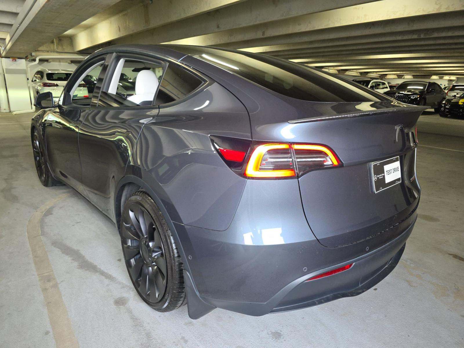 TESLA MODEL Y - 2