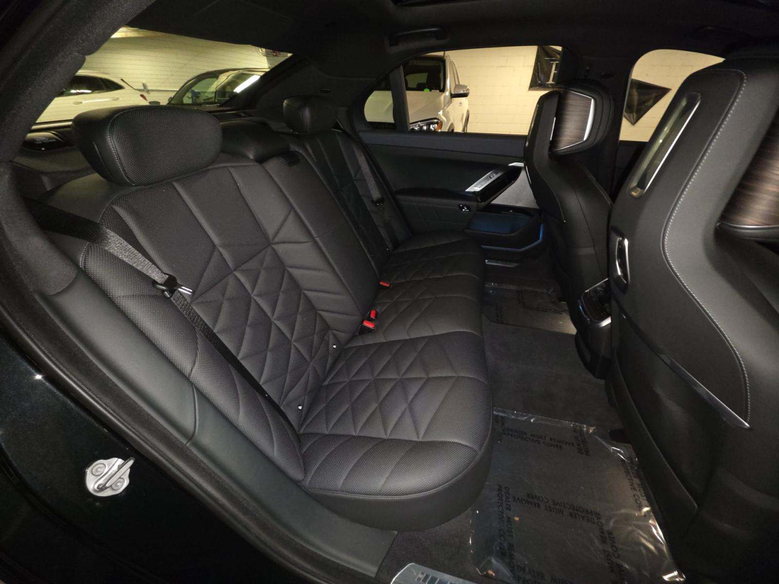 2023 BMW 7 Series 740i RWD