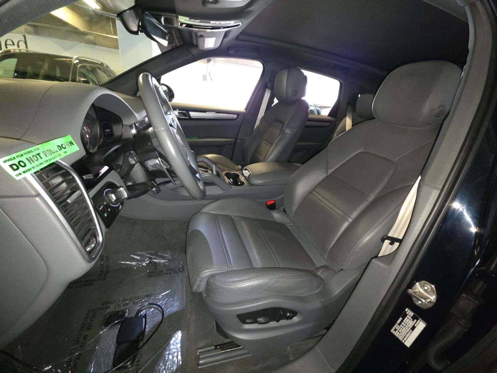 2022 Porsche Cayenne S Platinum Edition AWD