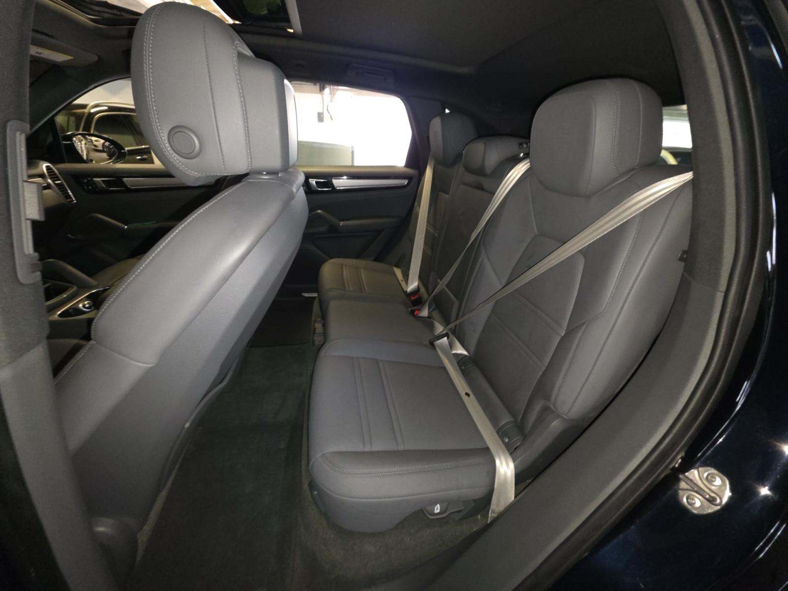 2022 Porsche Cayenne S Platinum Edition AWD