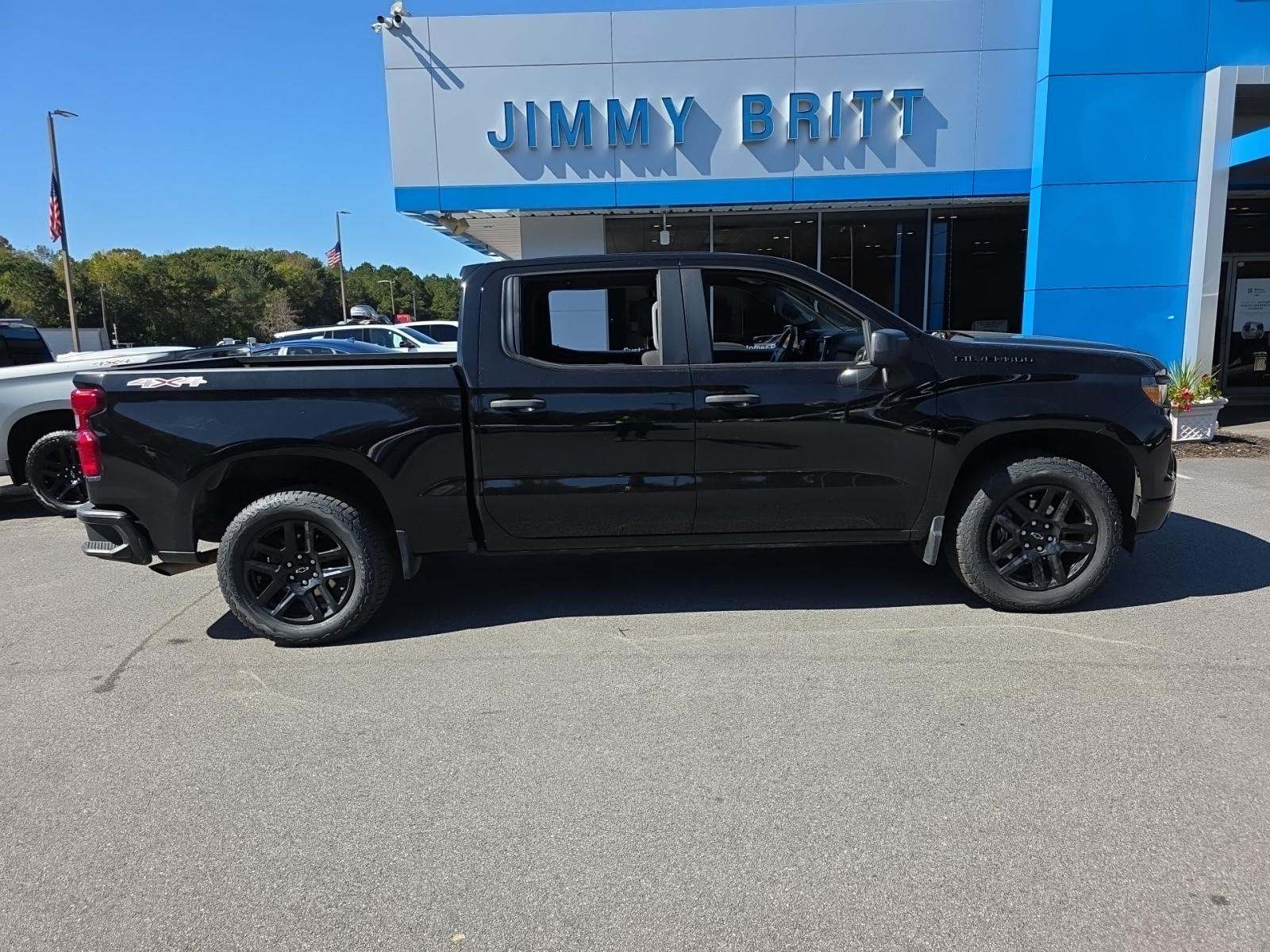 2023 Chevrolet Silverado 1500 Custom AWD