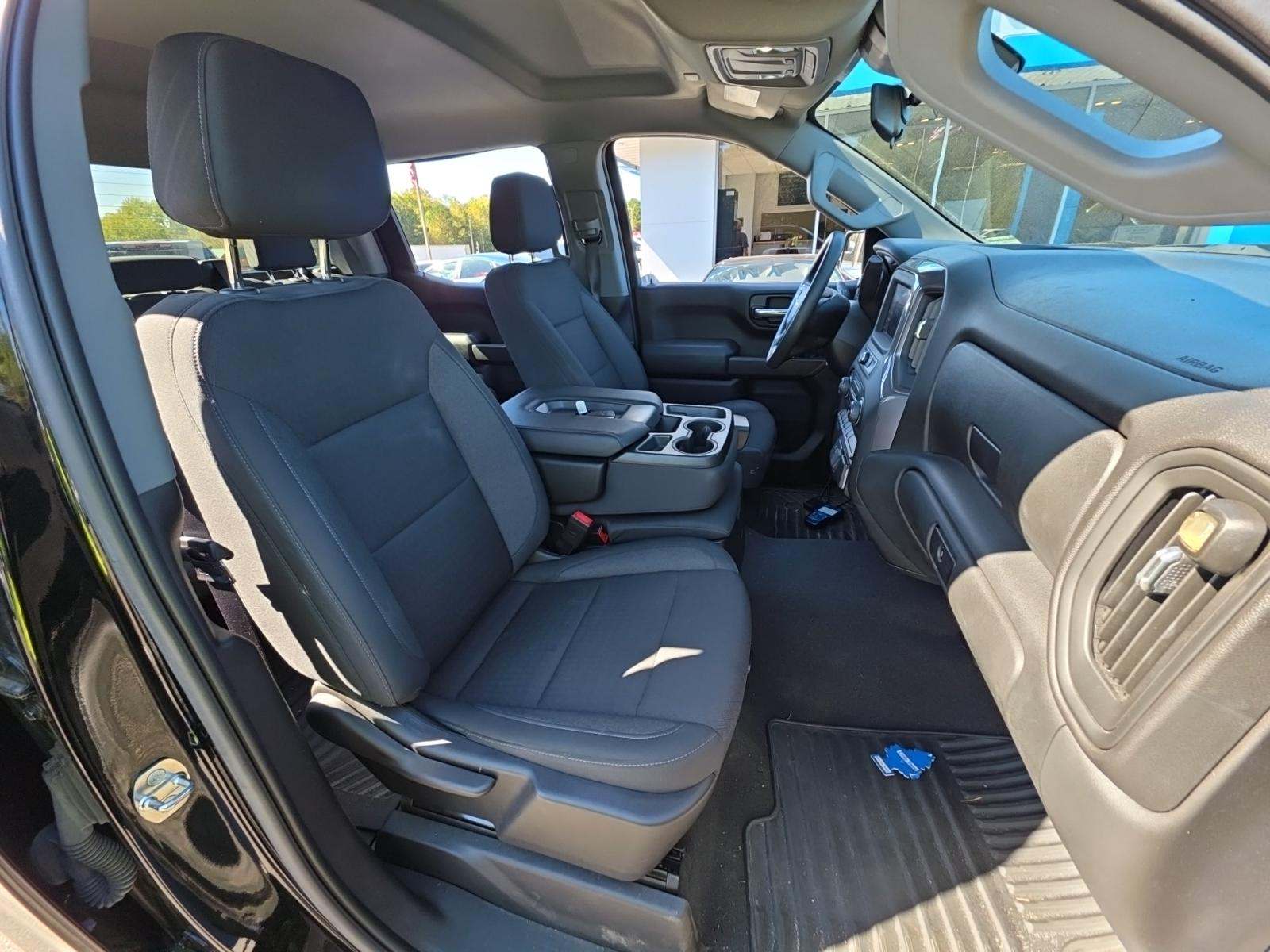 2023 Chevrolet Silverado 1500 Custom AWD