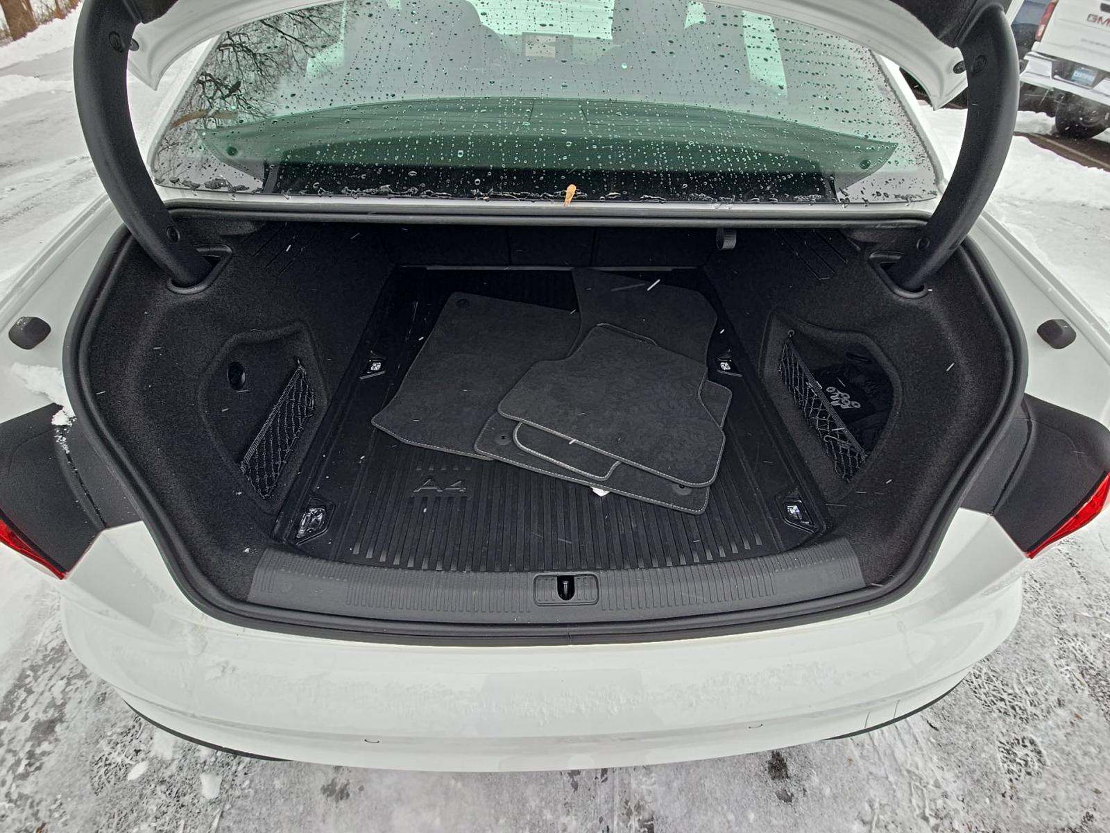 2022 Audi A4 S line Prestige AWD