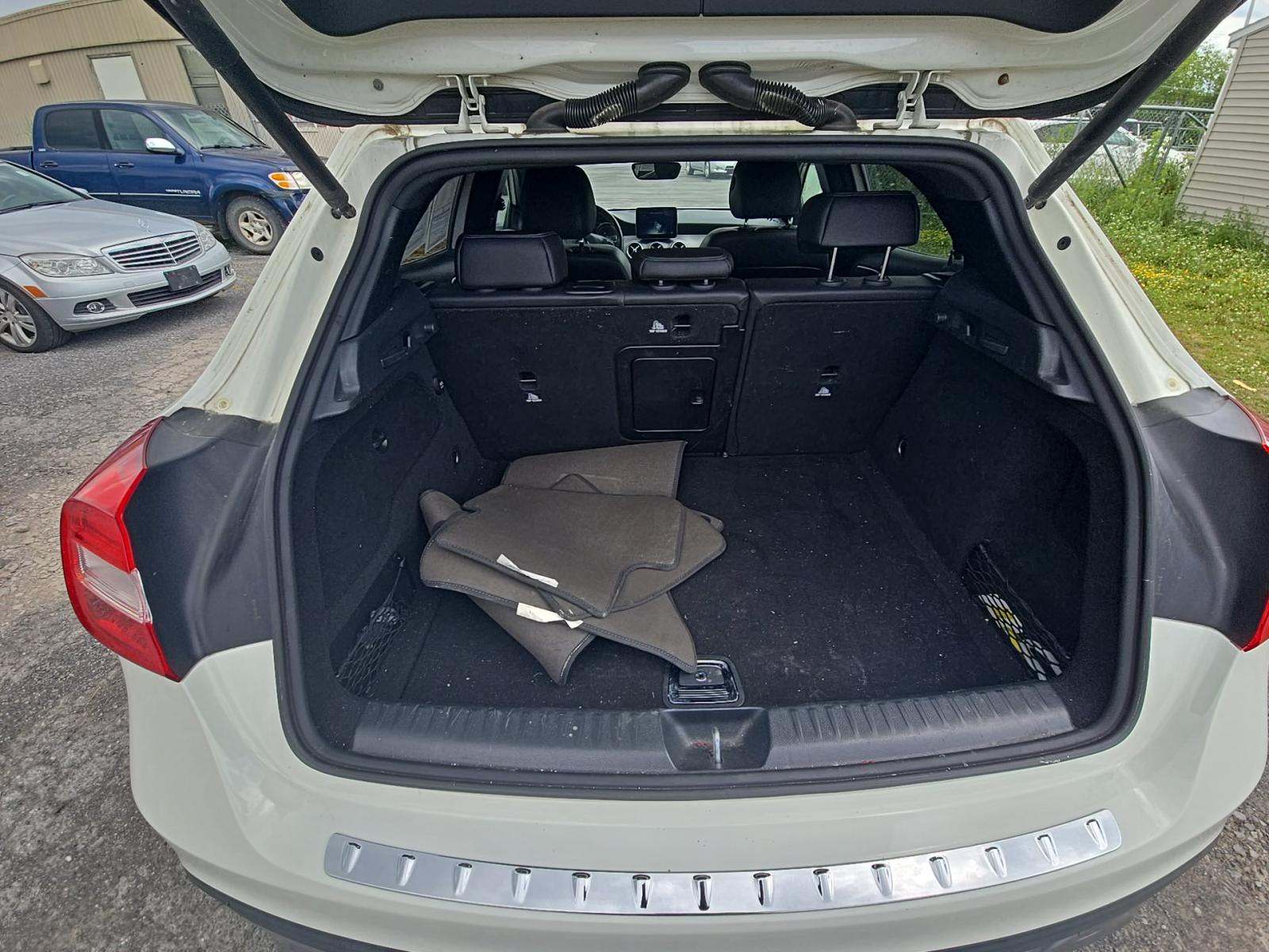 MERCEDES-BENZ GLA-CLASS - 10