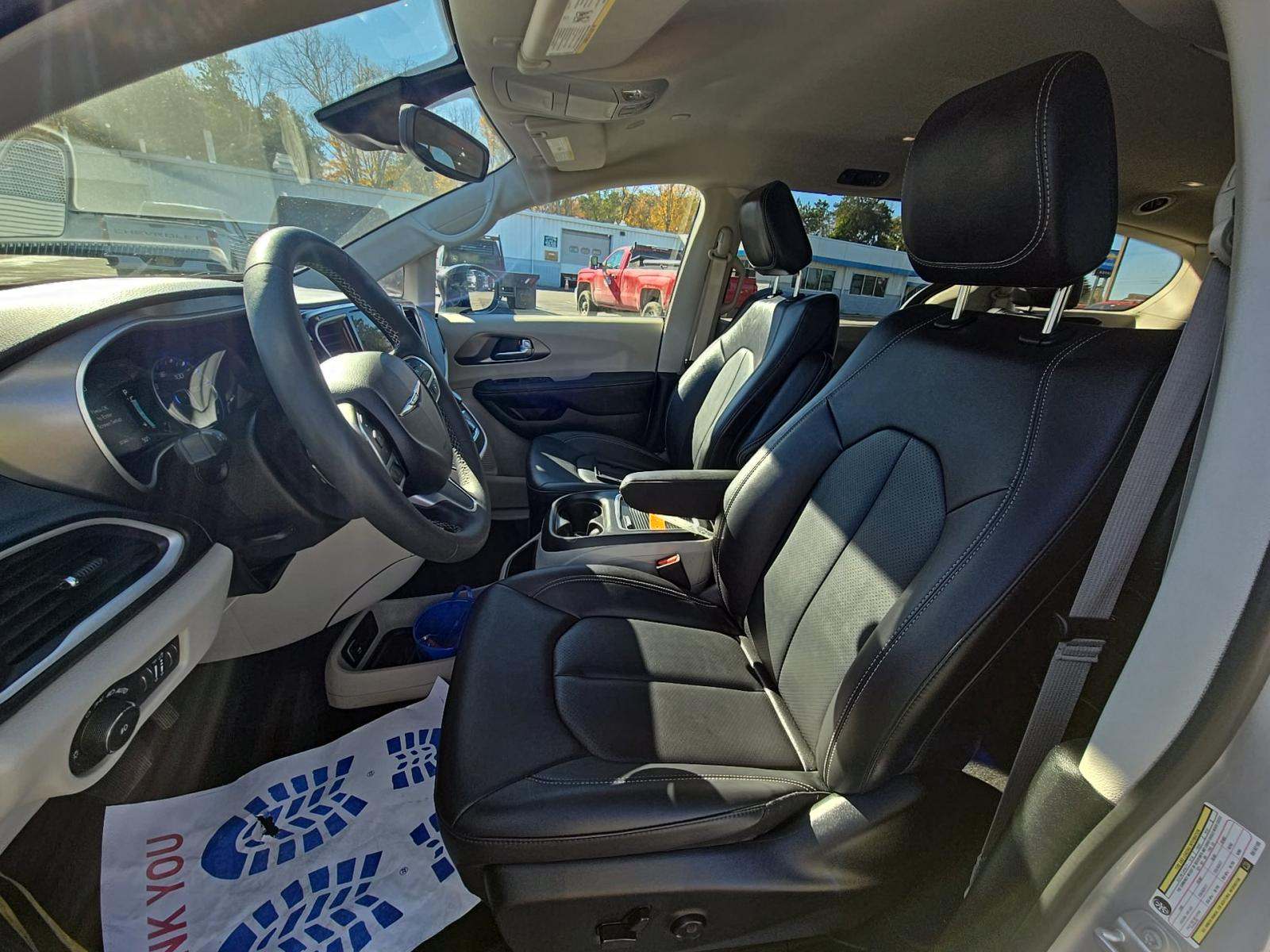 2024 Chrysler Pacifica Touring L FWD