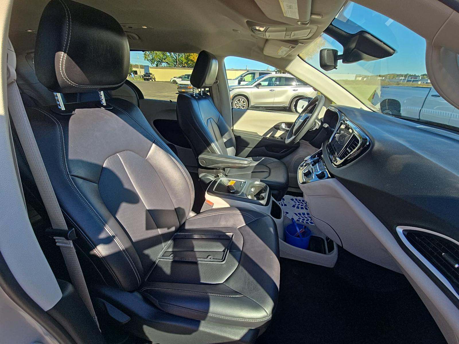 2024 Chrysler Pacifica Touring L FWD