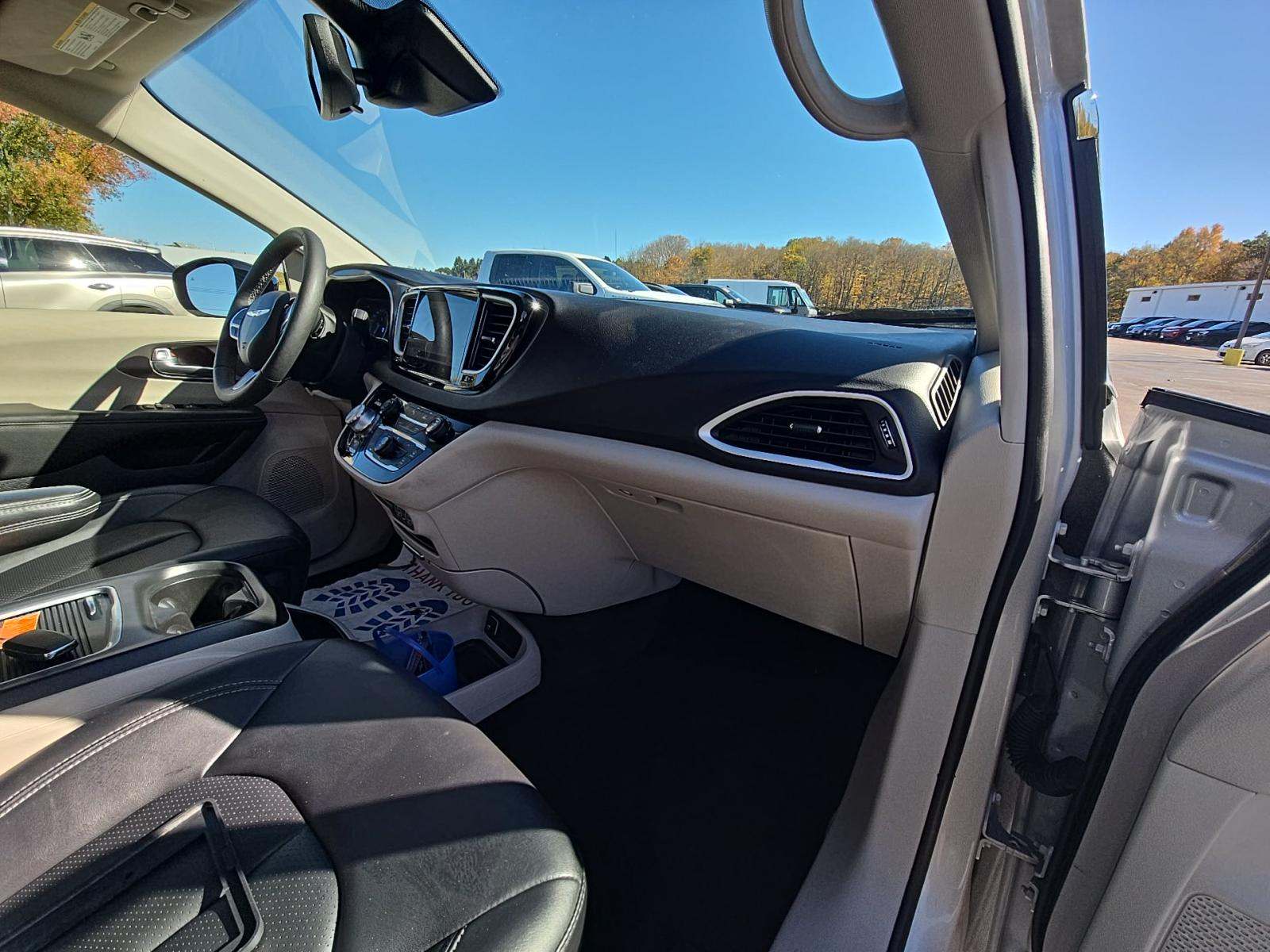 2024 Chrysler Pacifica Touring L FWD