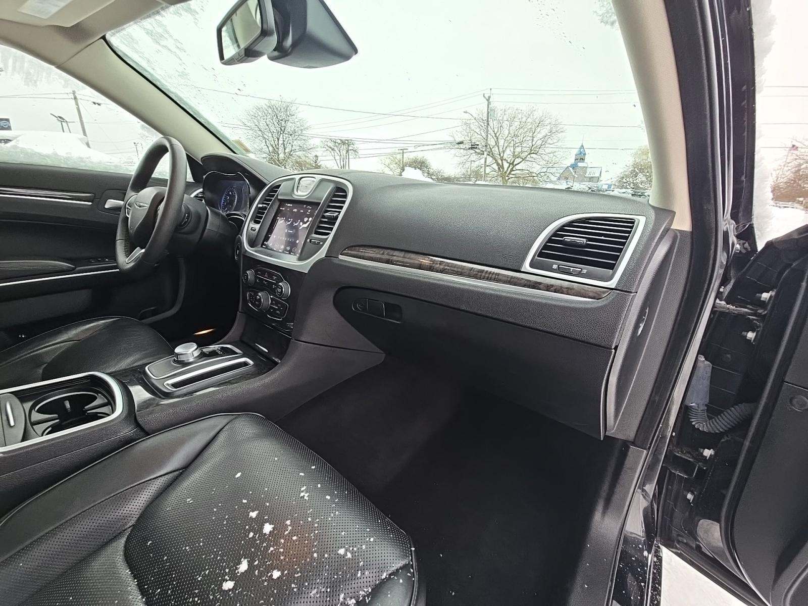 2023 Chrysler 300 Touring L AWD