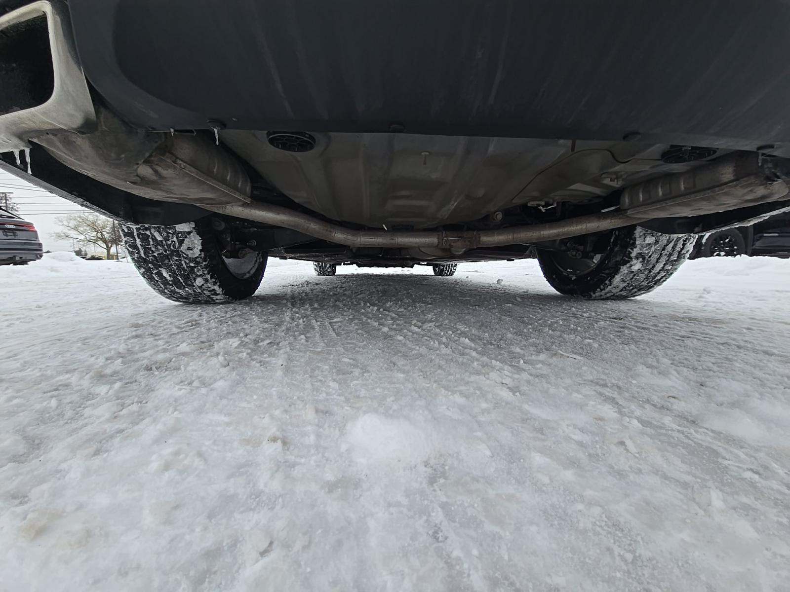 2023 Chrysler 300 Touring L AWD