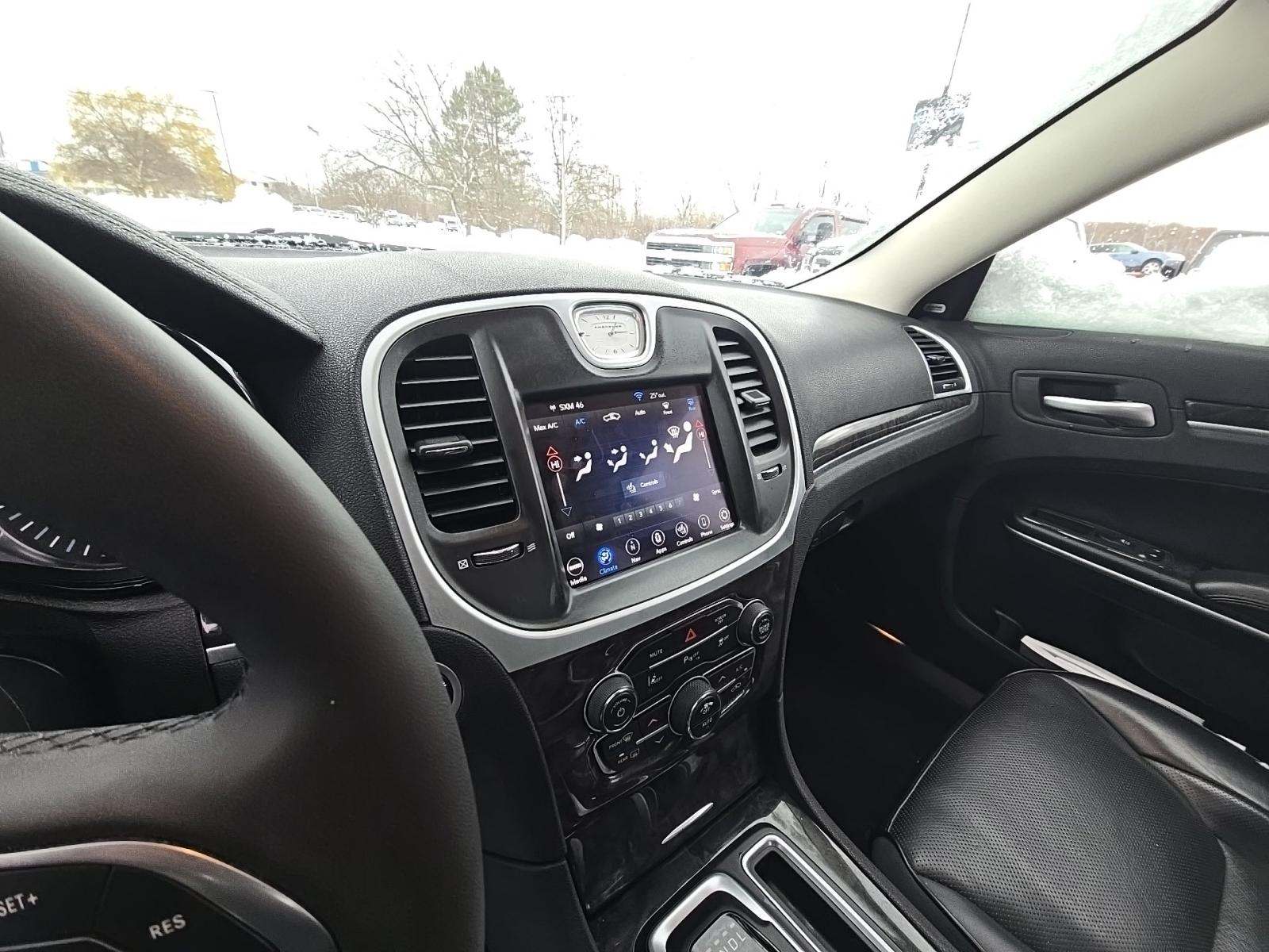 2023 Chrysler 300 Touring L AWD